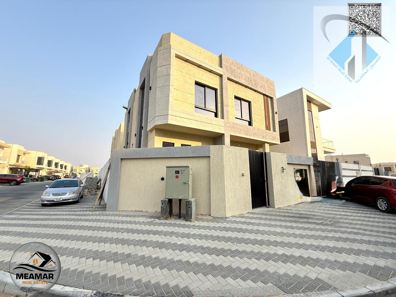 Villa for sale in Al Yasmin, freehold, opposite a mosque, ground floor, first floor and roof, deluxe finishing