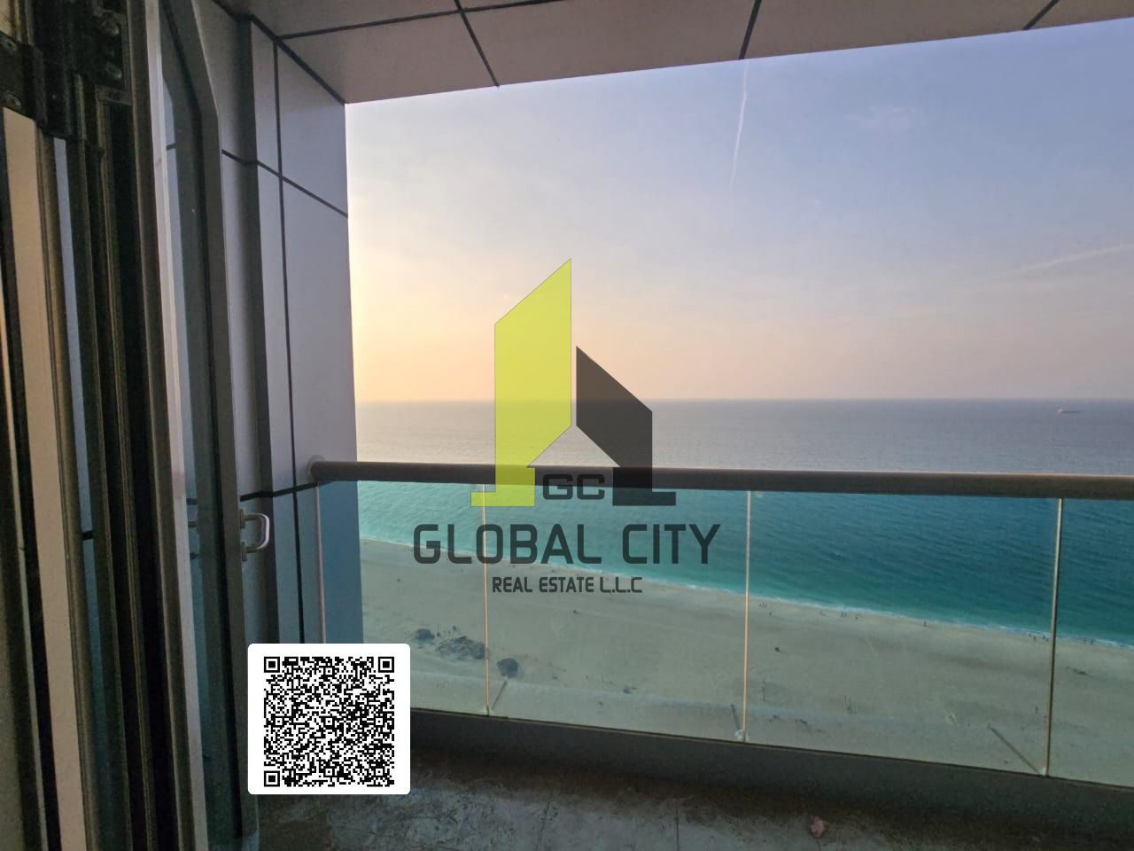 Spacious 2BR + Laundry | Full Sea View | Corniche