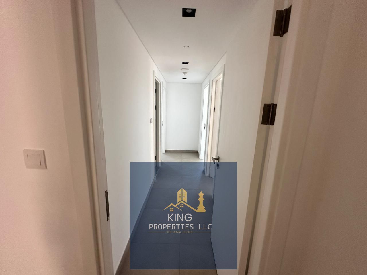 3 bedroom hall available for rent