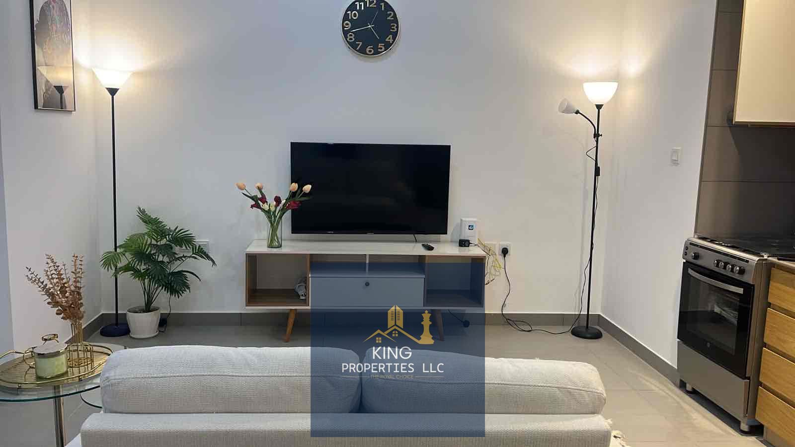 Well Furnished monthly studio available for rent
