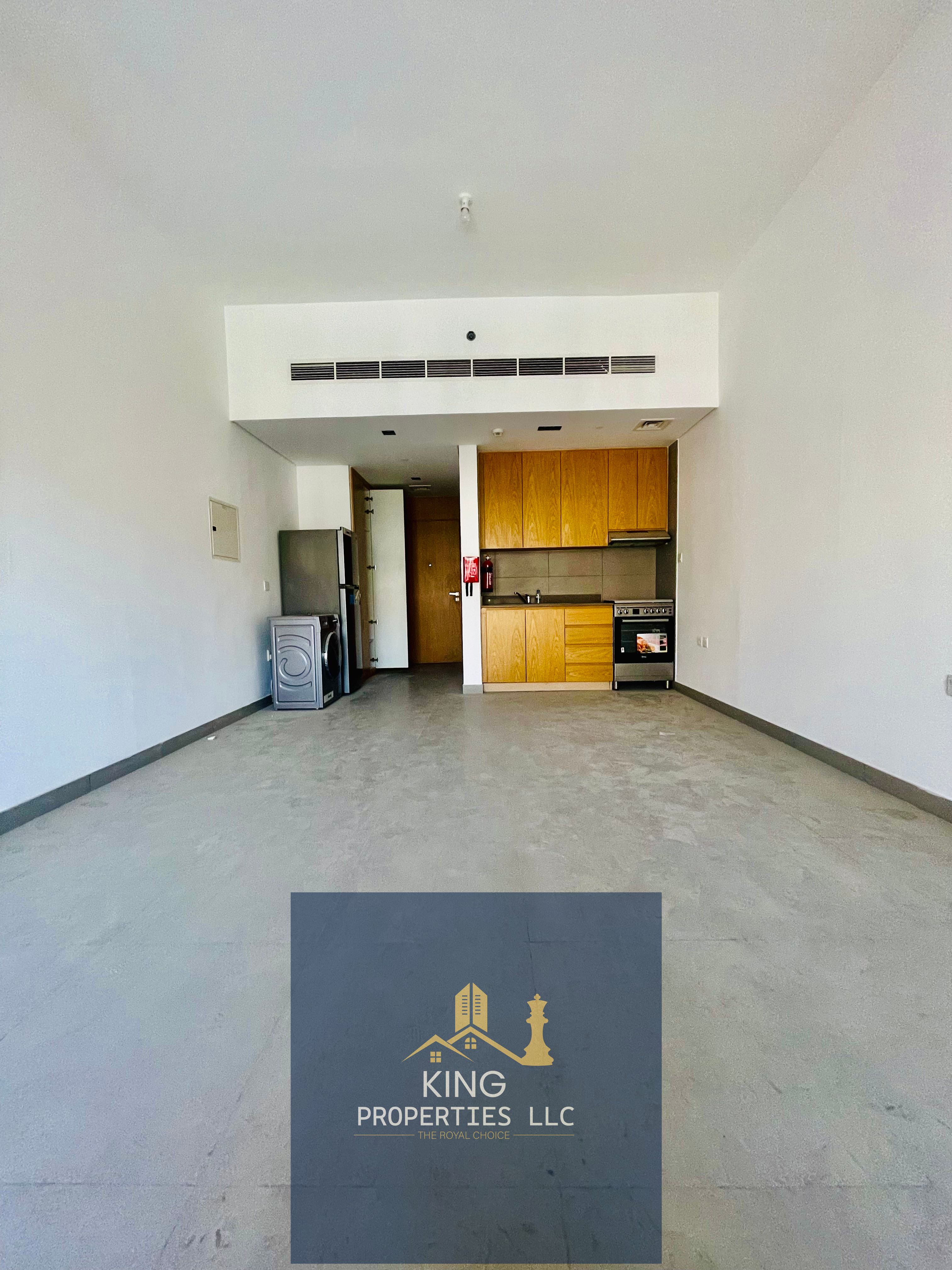 A balcony studio is available for rent in Al Mamsha