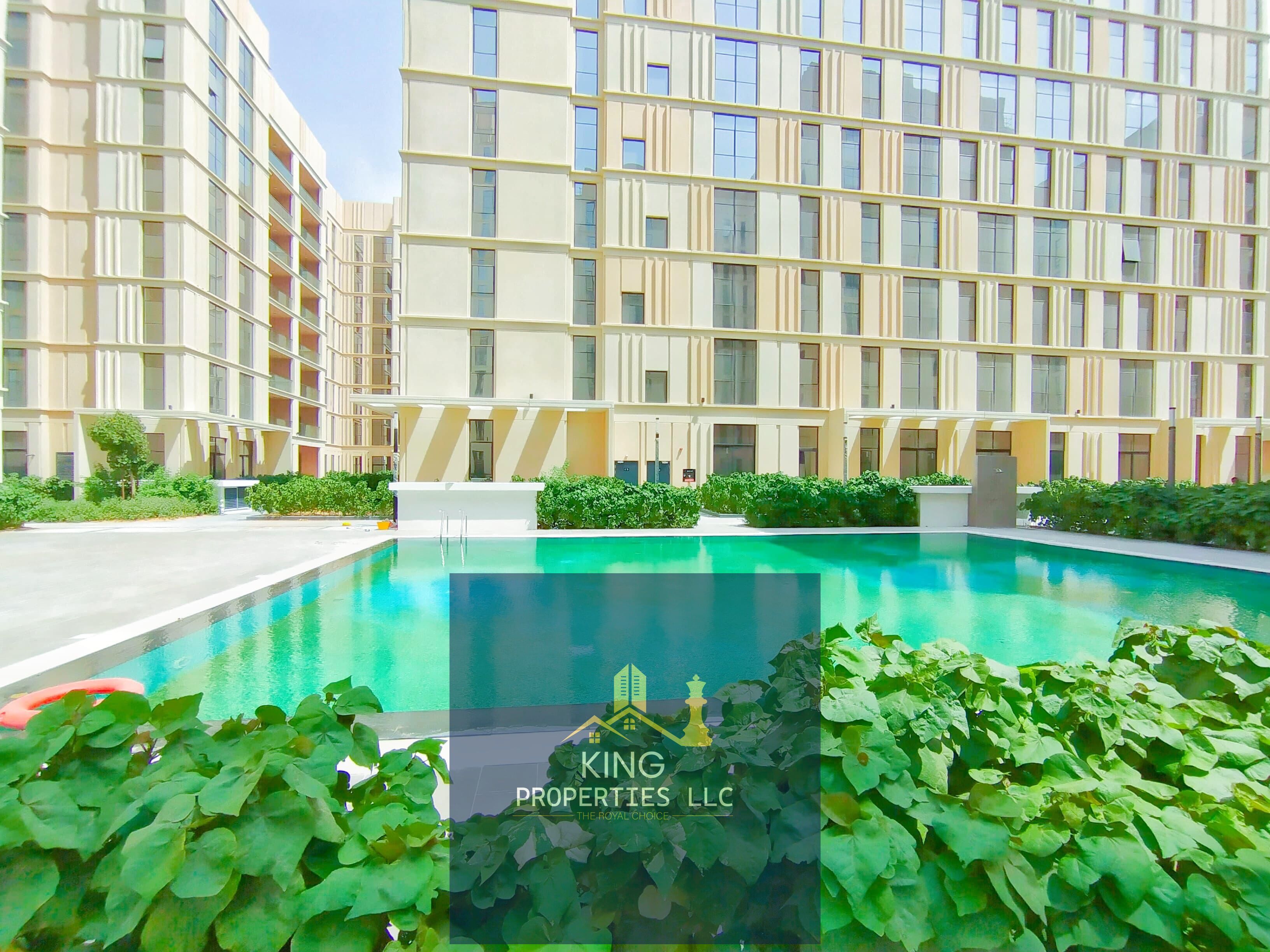 A partition studio is available for rent in Al Mamsha