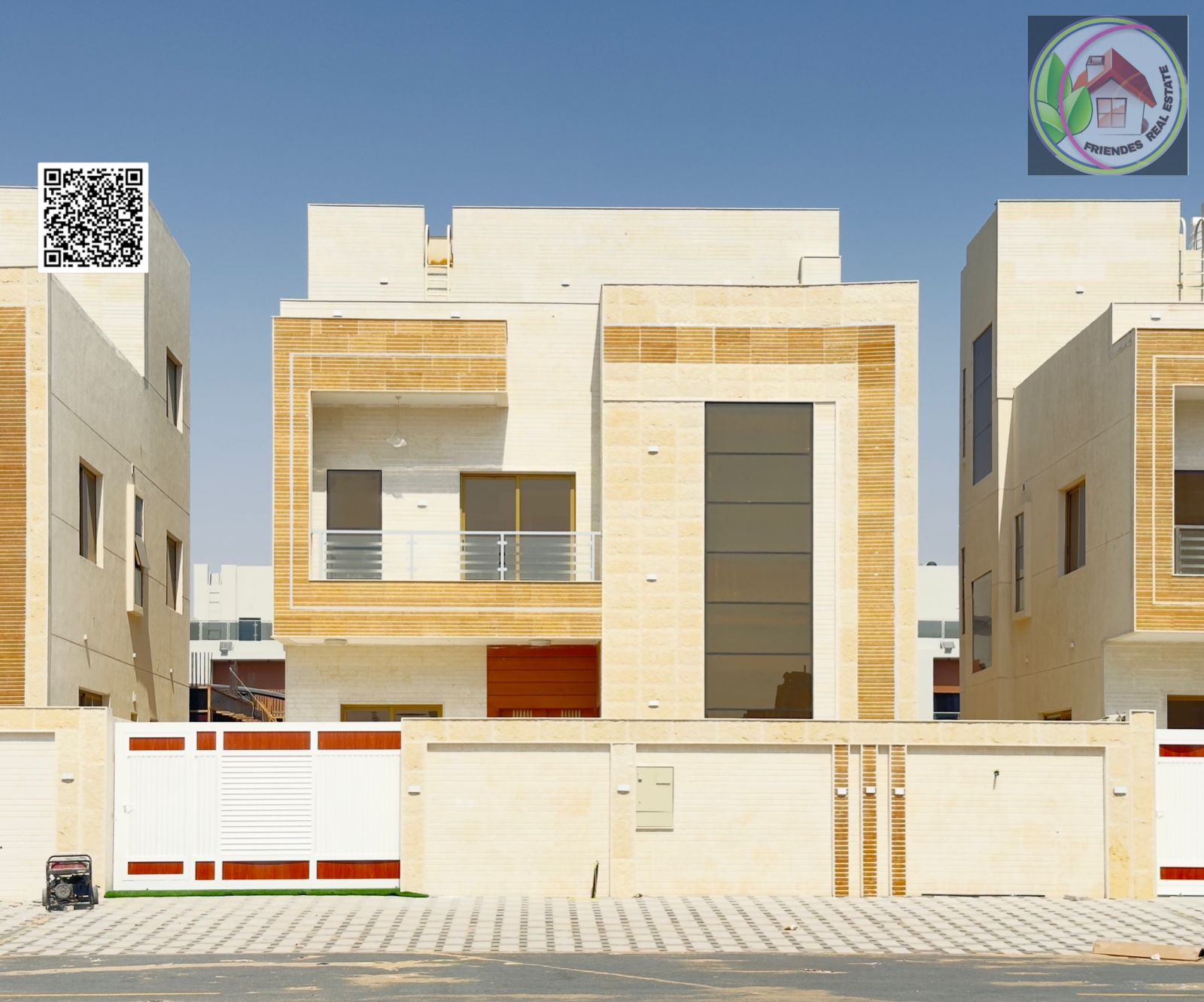 Take advantage of this exceptional opportunity to own a luxurious two-story villa with a rooftop, featuring an elegant architectural design, central a