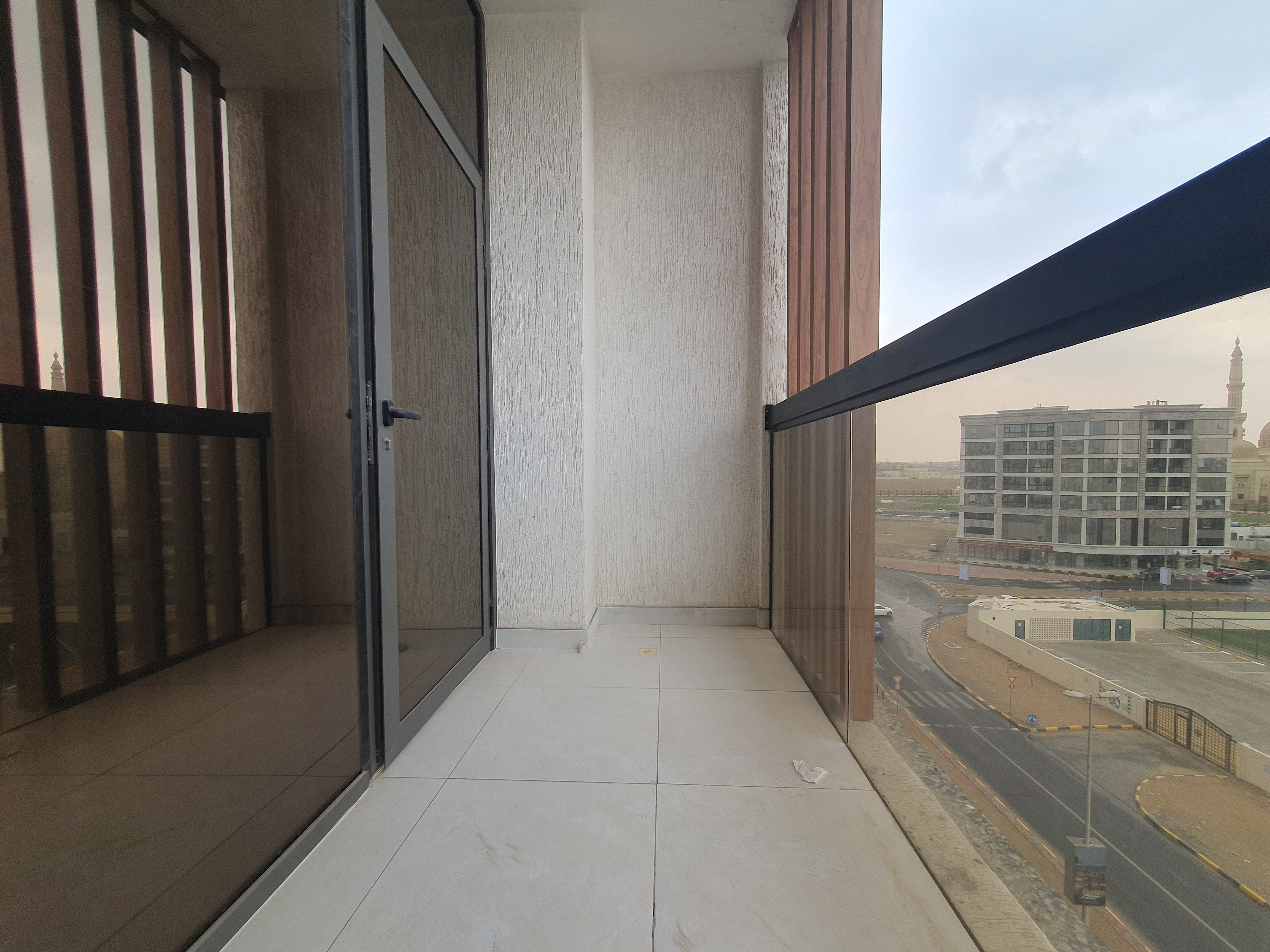 Luxury like brand new 2bhk with balcony in school area parking inside price 63k