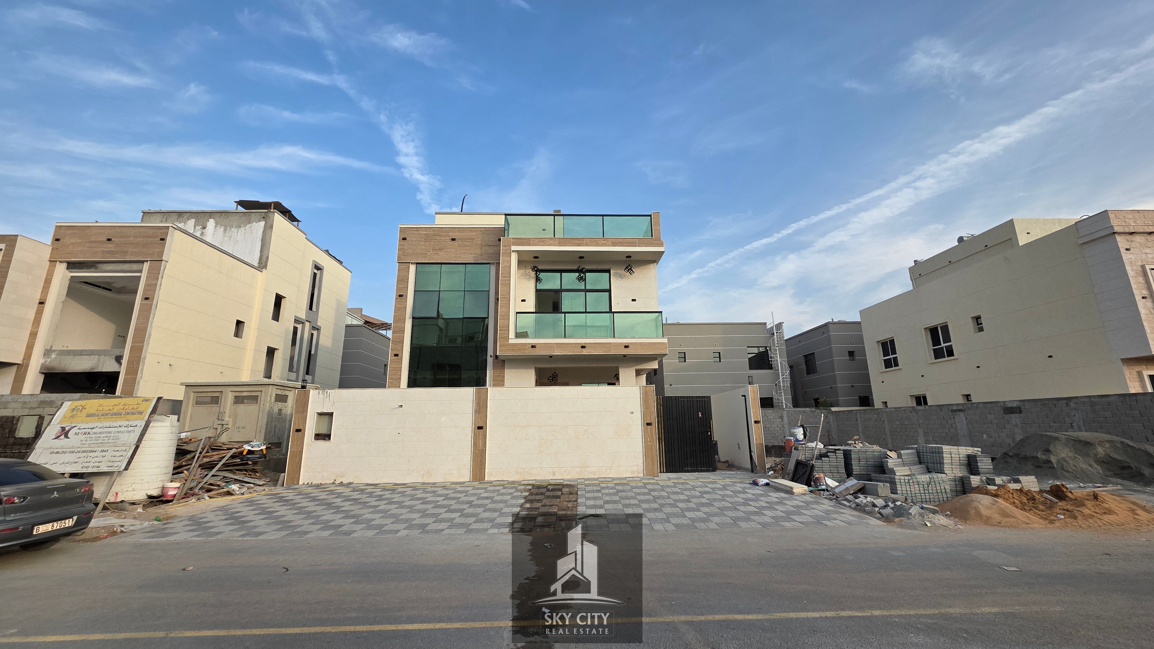 Two-story villa with a rooftop terrace behind Al-Hamidiyah Park, elegant design, stunning view