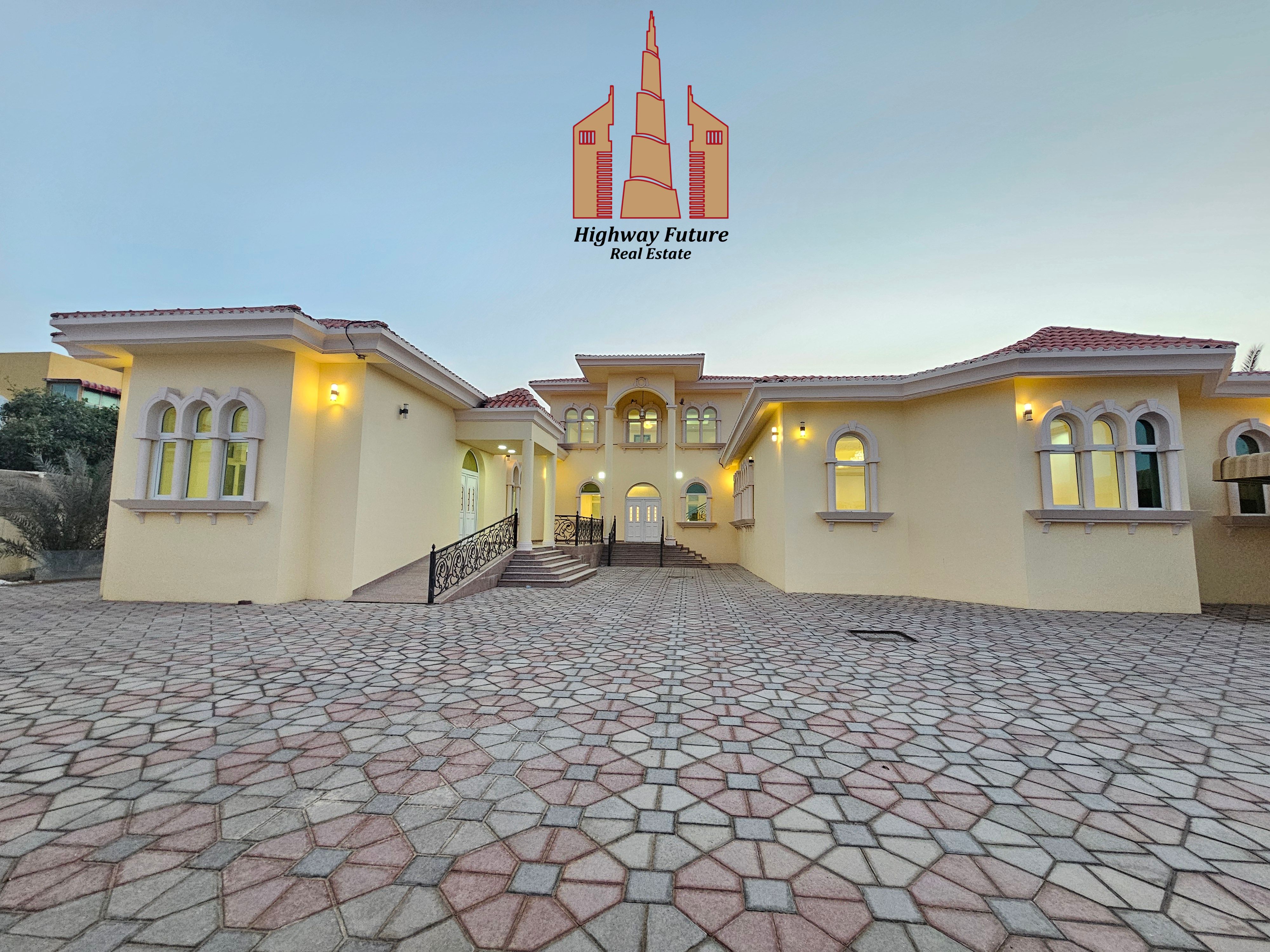 7 Bedroom very Big 3 Hall 1 Majlis 3 kitchan wardrobe 6 Master room Maid room gardan parking for gcc 200k