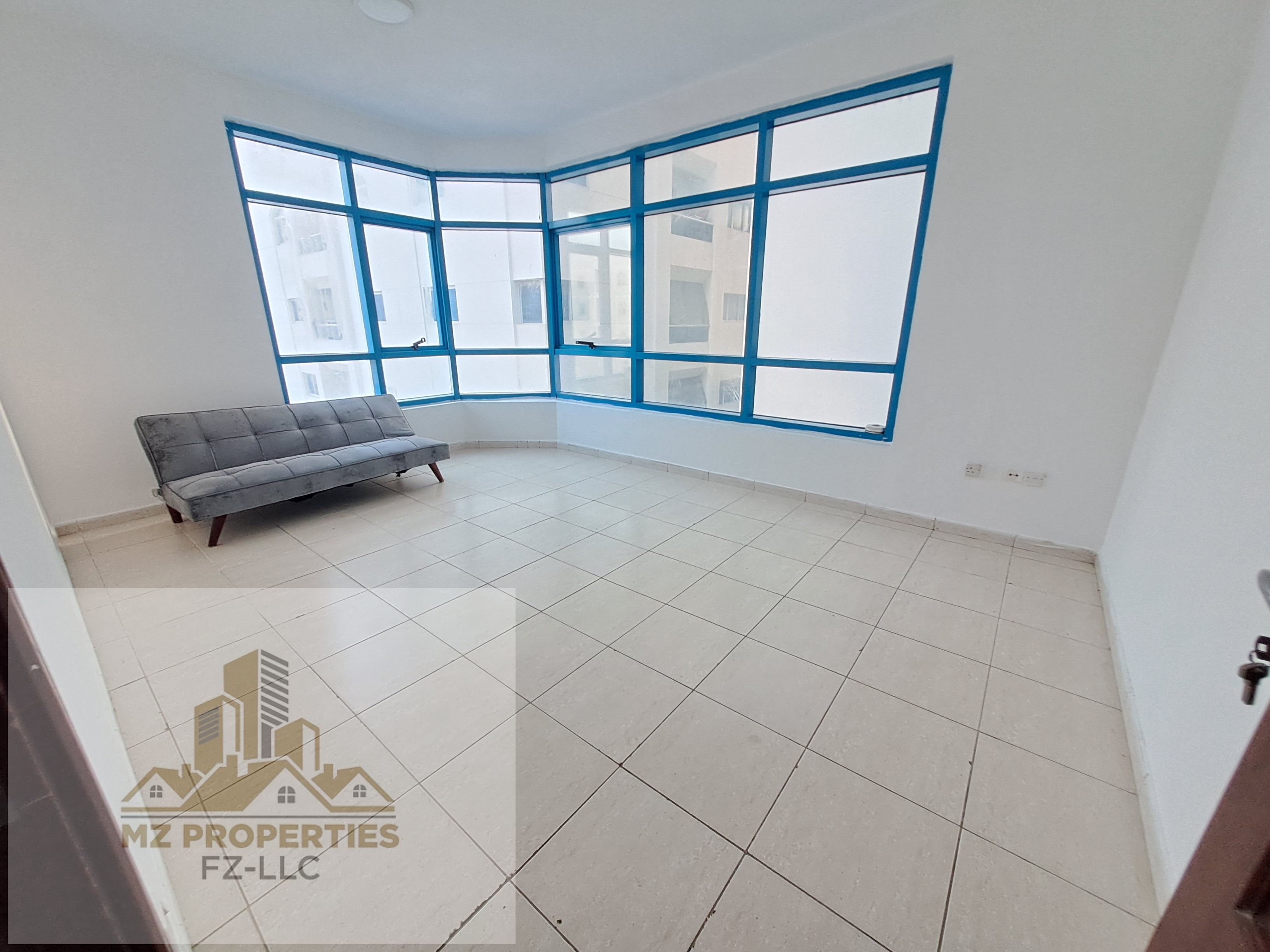 WITH OUT DEPOSIT ! LAVISH 1 BEDROOM CLOSE HALL ! IDEAL LOCATION ! REASONABLE PRICE ! IN 33999
