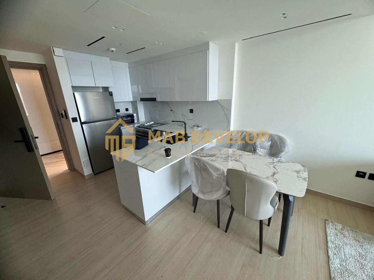 High Floor | Gorgeous View | Prime Location | Cozy