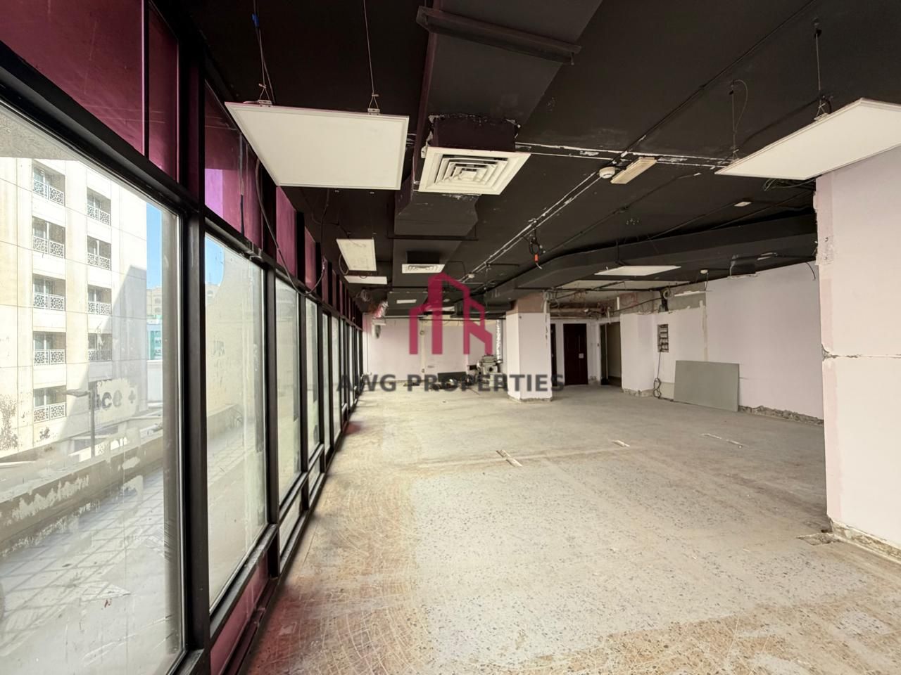 Corner Bright office chiller free | Near metro | Shell and core