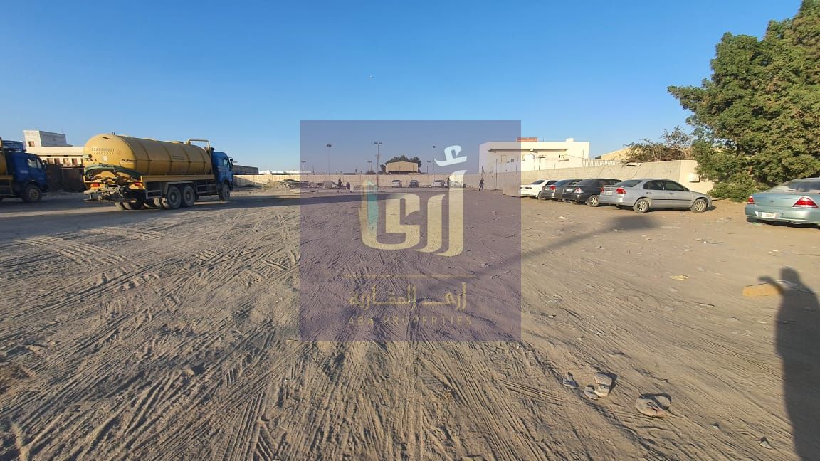 UNBELIEVABLE OFFER OPEN YARD WITH 3 SIDE BOWNDARY FRONT REMAINIG AREA 46K SQFT RENT 320K ONLY MAIN ROAD AL SAJJA