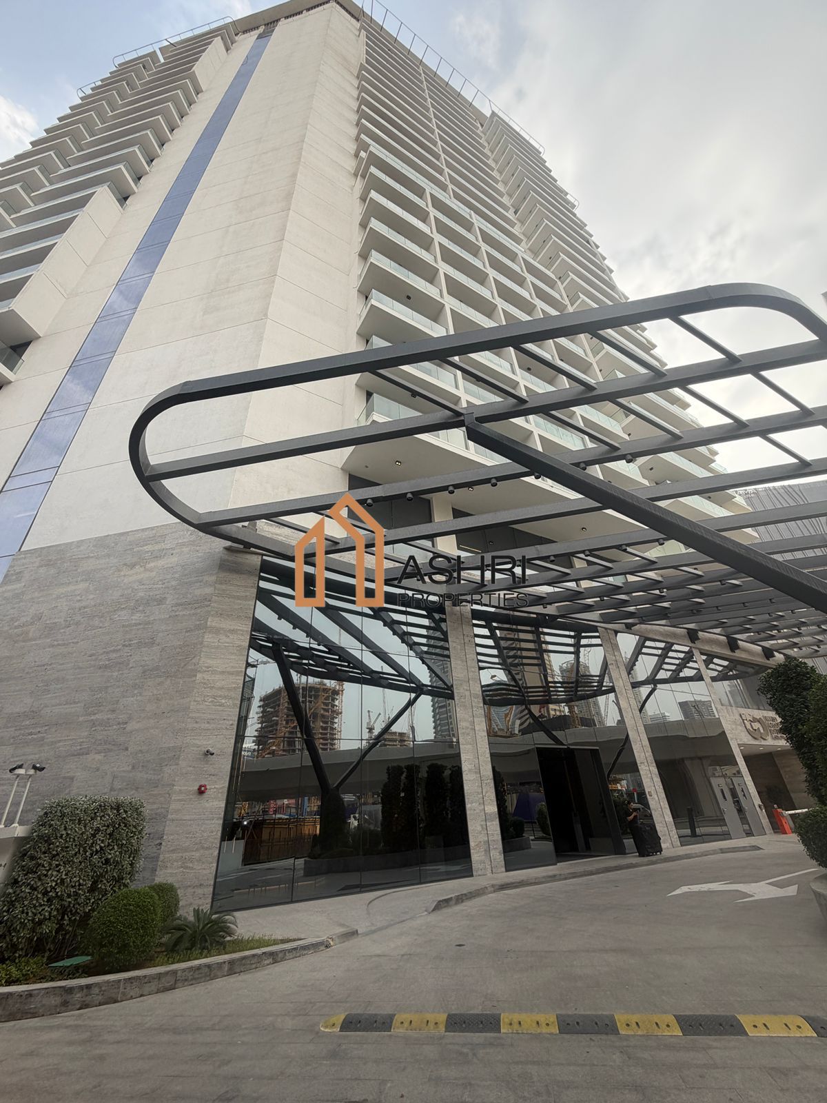 Spacious 2BR for Rent in The Paragon, Business Bay | 160K