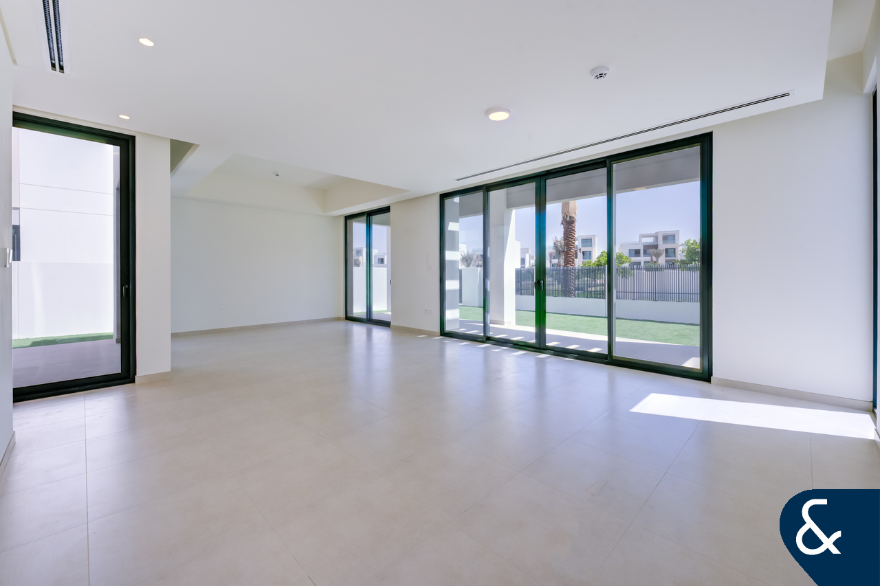 Flexible Cheques | Brand New | Great Location