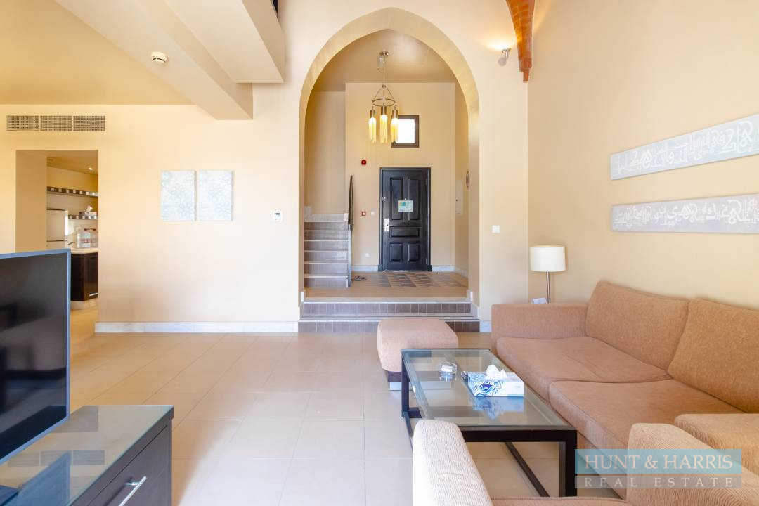 One Bed in Cove Rotana for sale - Furnished Chalet On The Water