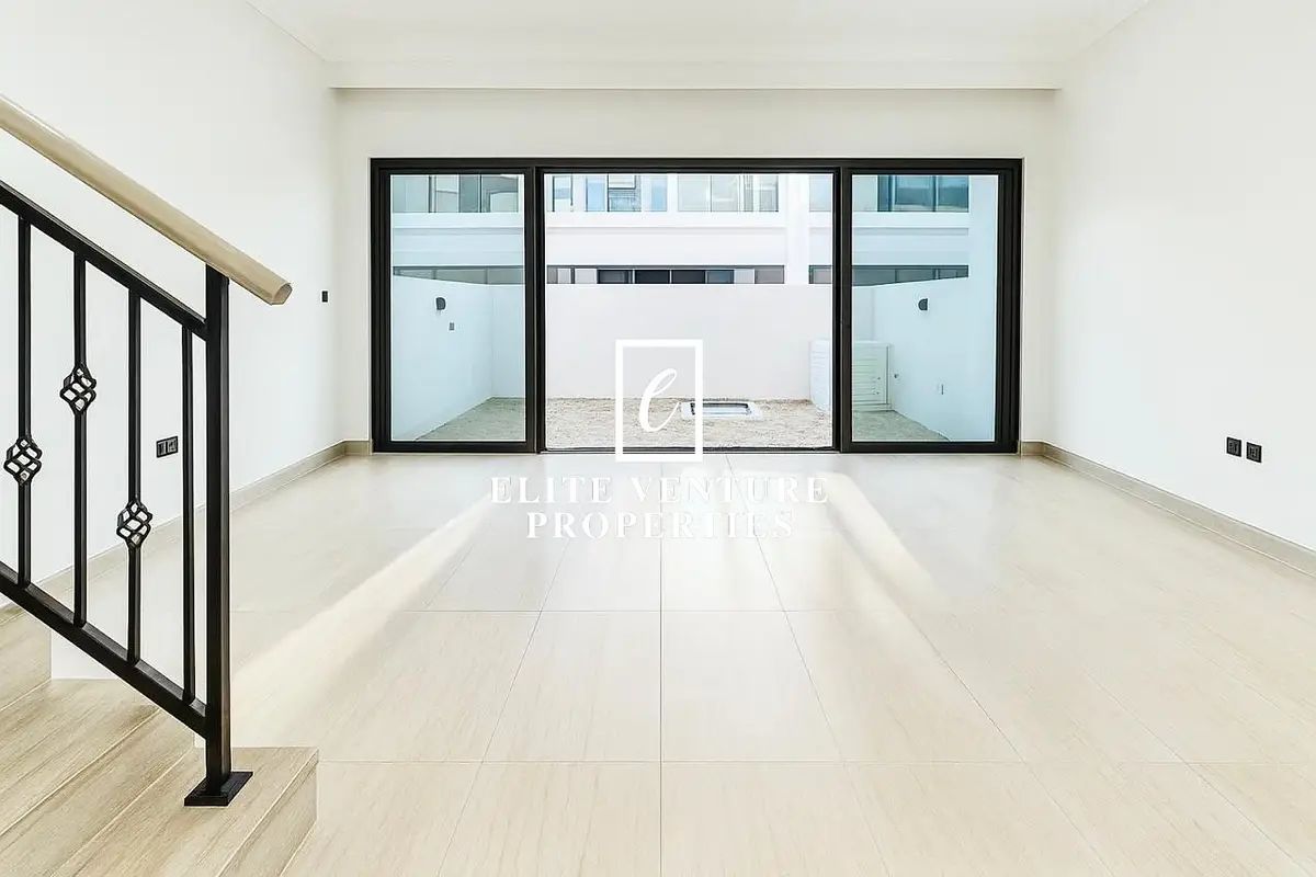 COMMUNITY PARK FACING | PREMIUM 3 BEDROOM TOWNHOUSE | BRAND NEW