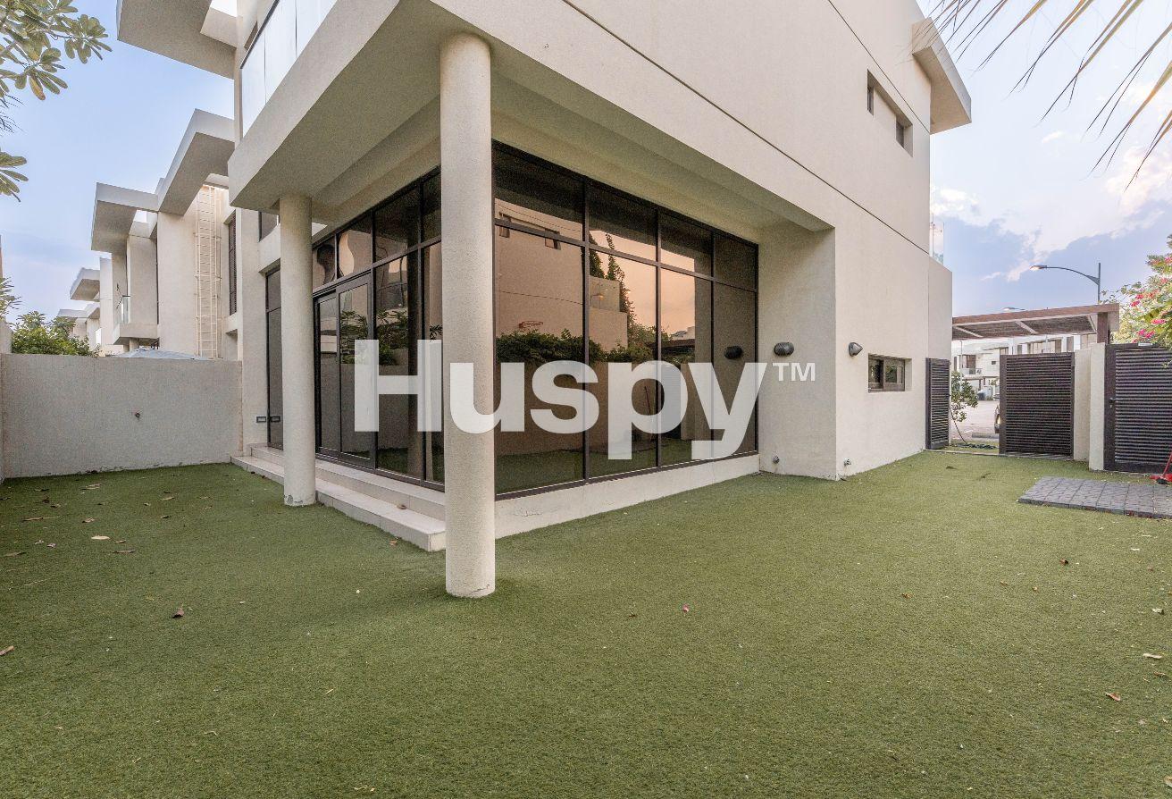 Vacant | Corner Unit | Unfurnished