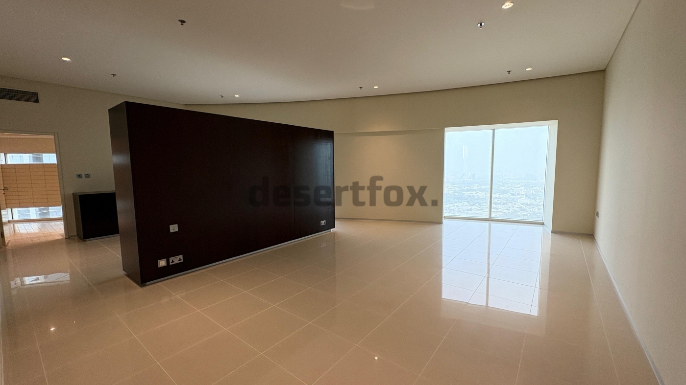 Sea View Penthouse | Spacious Layout | Top Floor