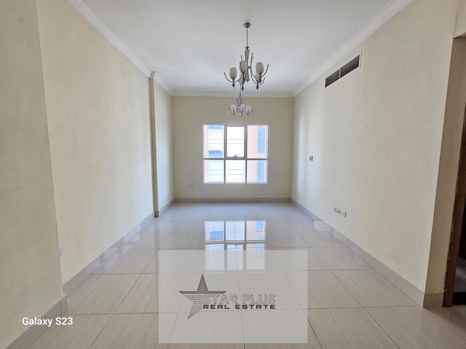 VERY SPACIOUS AND LUXURIOUS 1 BEDROOM APARTMENT AT THE MAIN LOCATION READY TO MOVE.