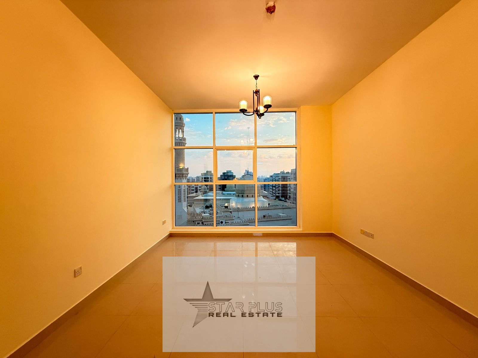 VERY SPACIOUS 1 BEDROOM APARTMENT AT THE MAIN LOCATION READY TO MOVE.