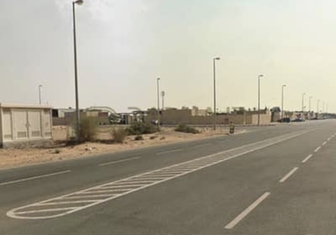 Land for sale, freehold, on four streets