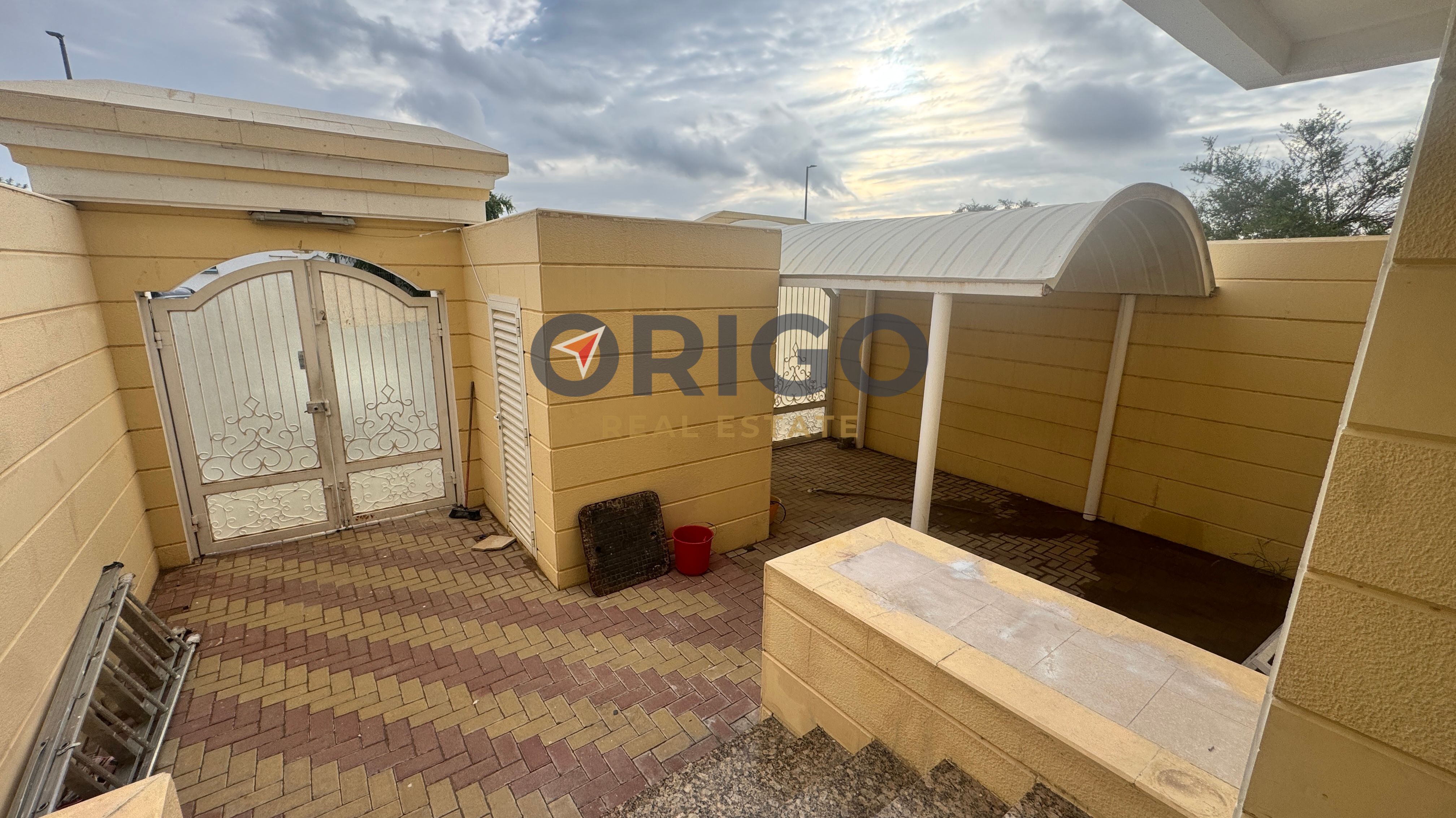Fully Renovated 4BR Ground Floor Villa | Private Entrance & Parking | Al Jimi