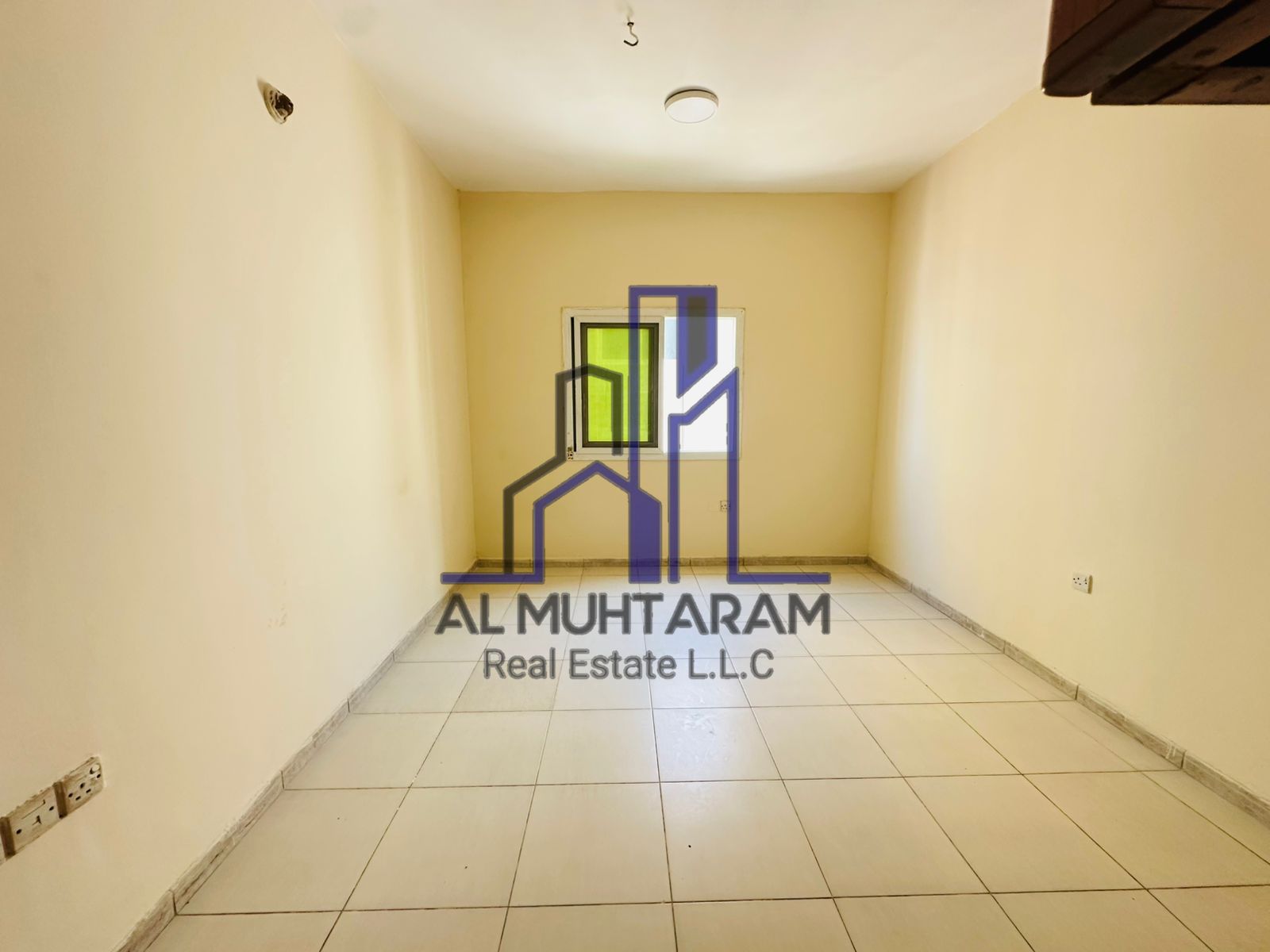 Luxurious Studio With Separate kitchen Near Safari Mall