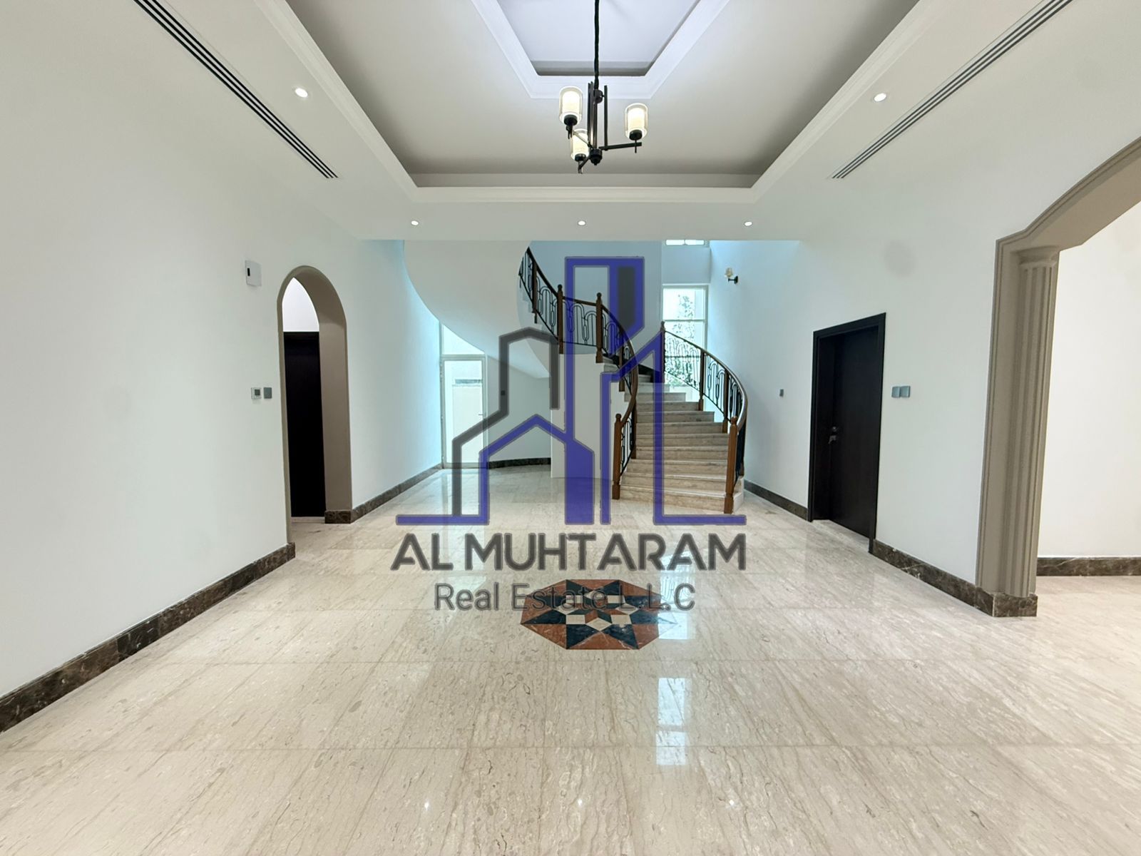 SPACIOUS FIVE BEDROOM VILLA FOR RENT NEAR BEACH