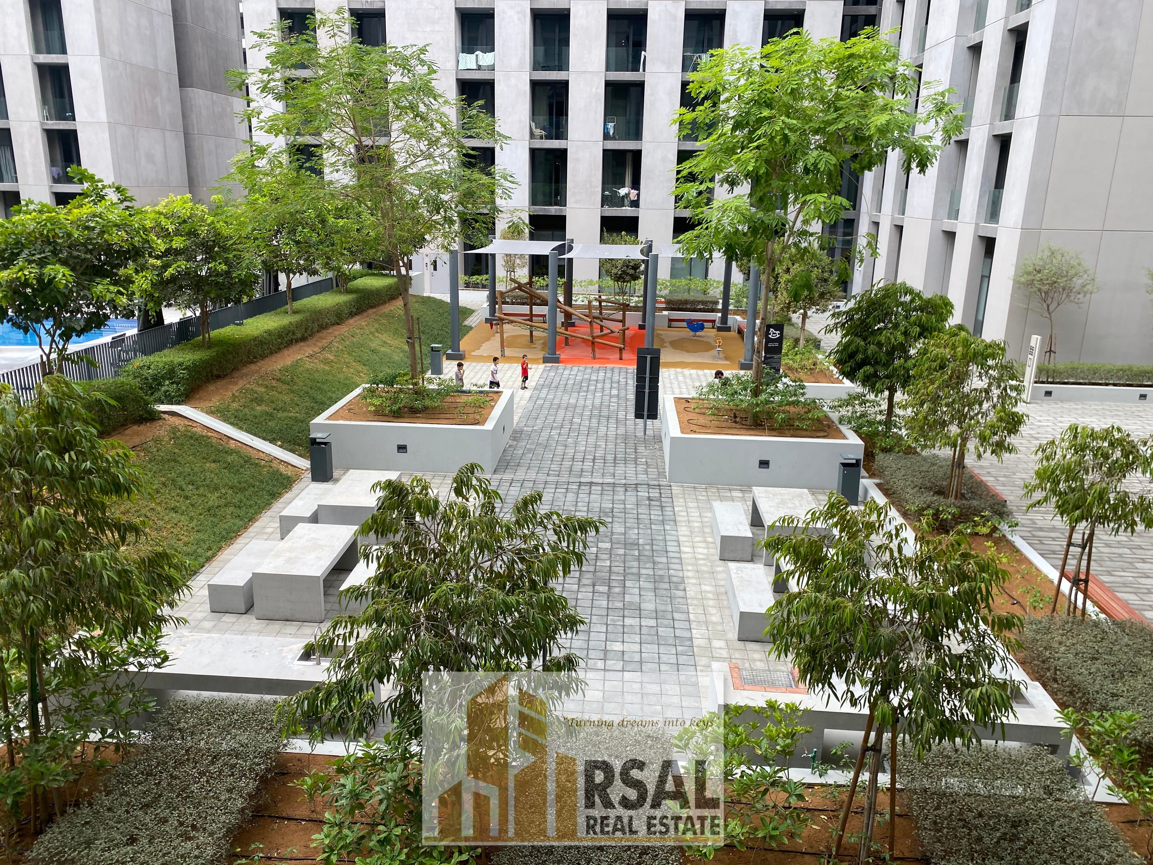 Luxurious spacious 1 bedroom with close kitchen with all Amenities// Freehold for All Nationalities