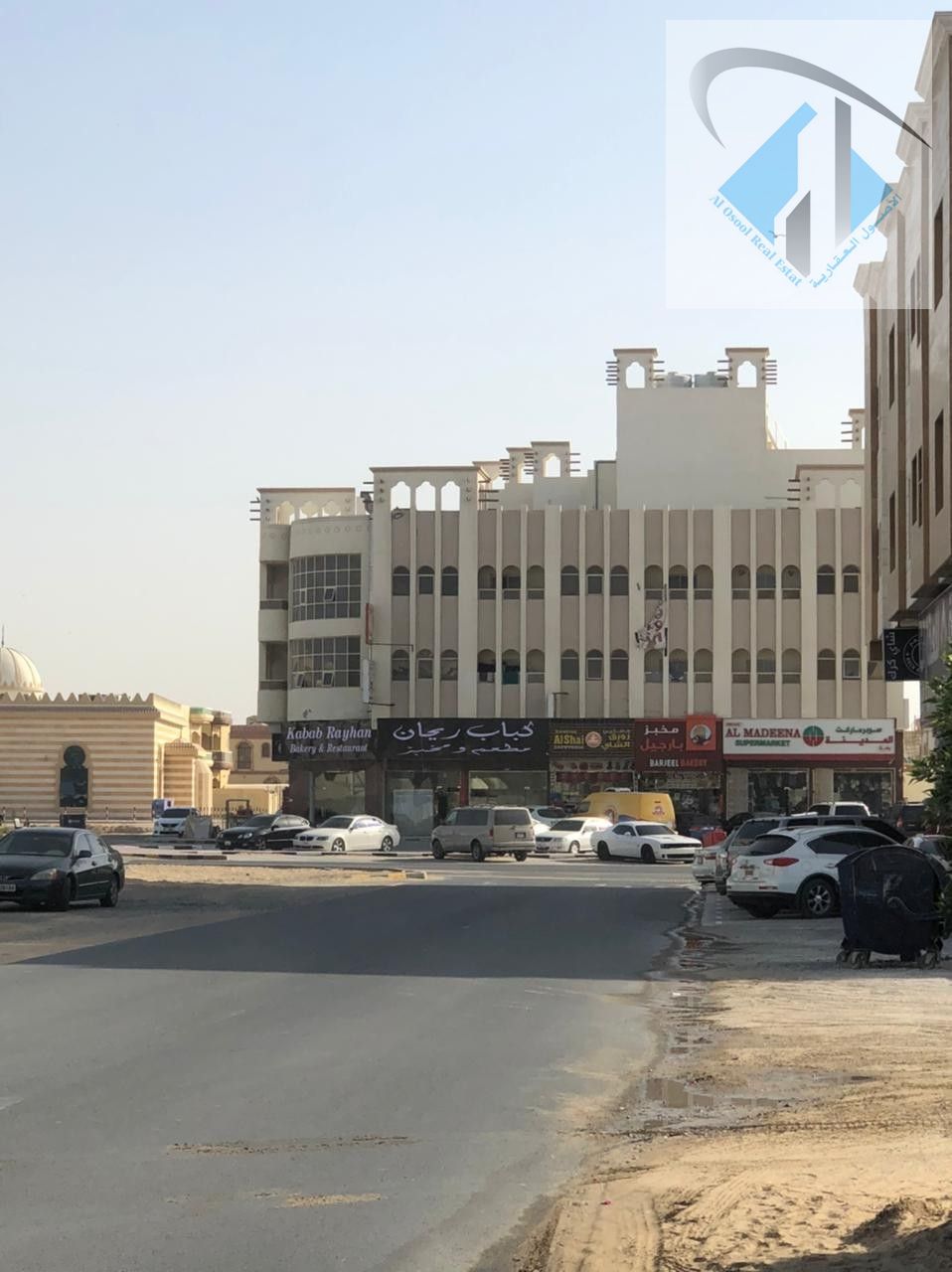 Building for sale: G+2+ROOF ,Split air conditioning. Located in Rawda 2, on the main street, corner lot