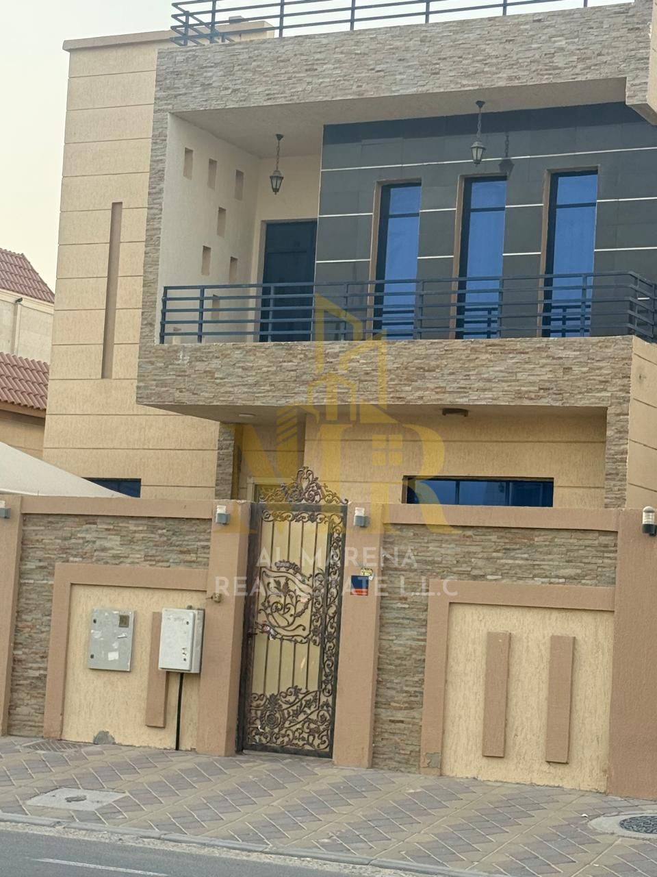 Residential/commercial villa on Al Talah Street for sale in Ajman - Al Rawda 2, price includes electricity, water and air conditioning
