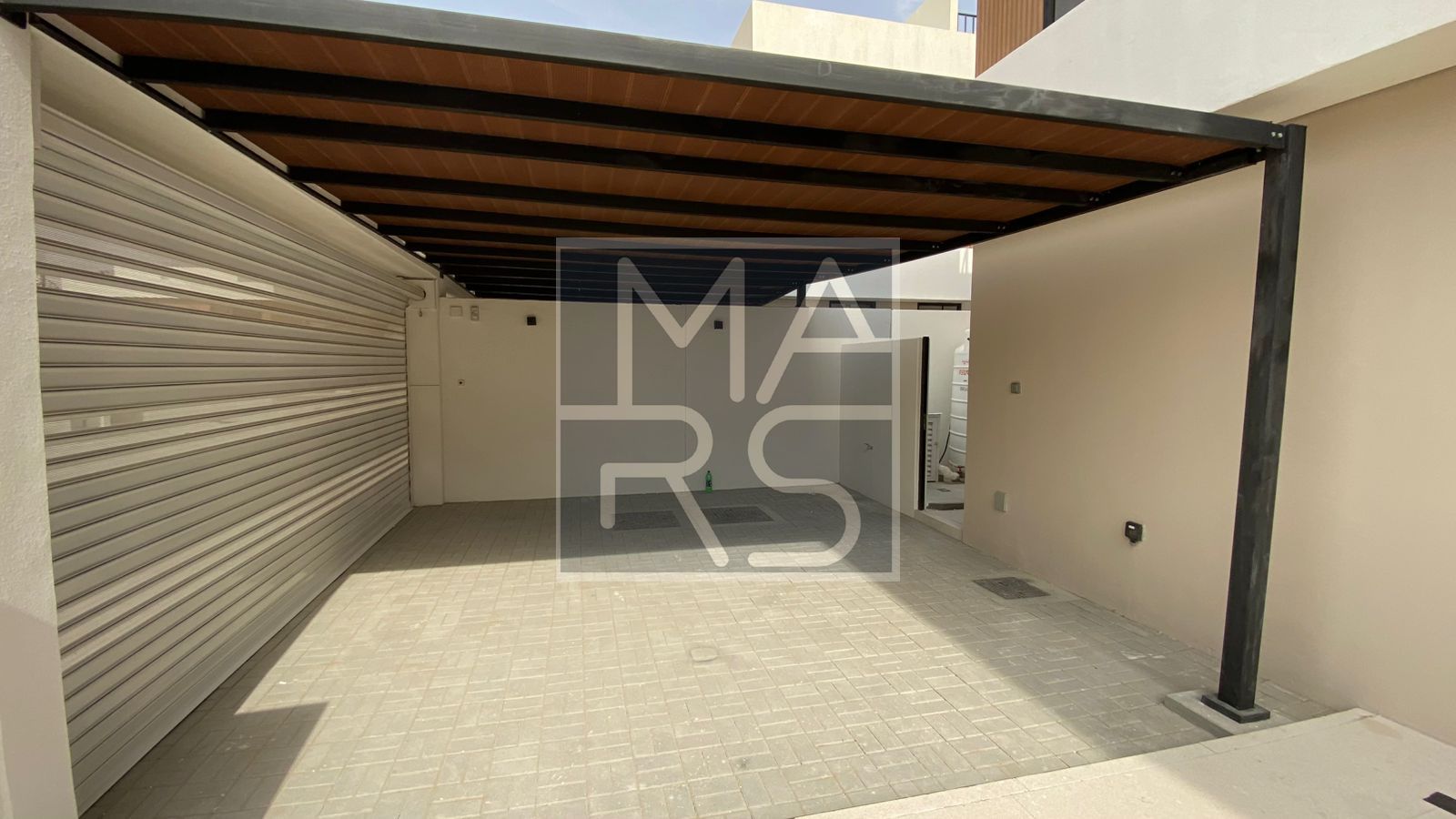 Villa for sale in Shams Garden City, 3 bedrooms, land area 4032 sq m, built-up area 2499 sq m