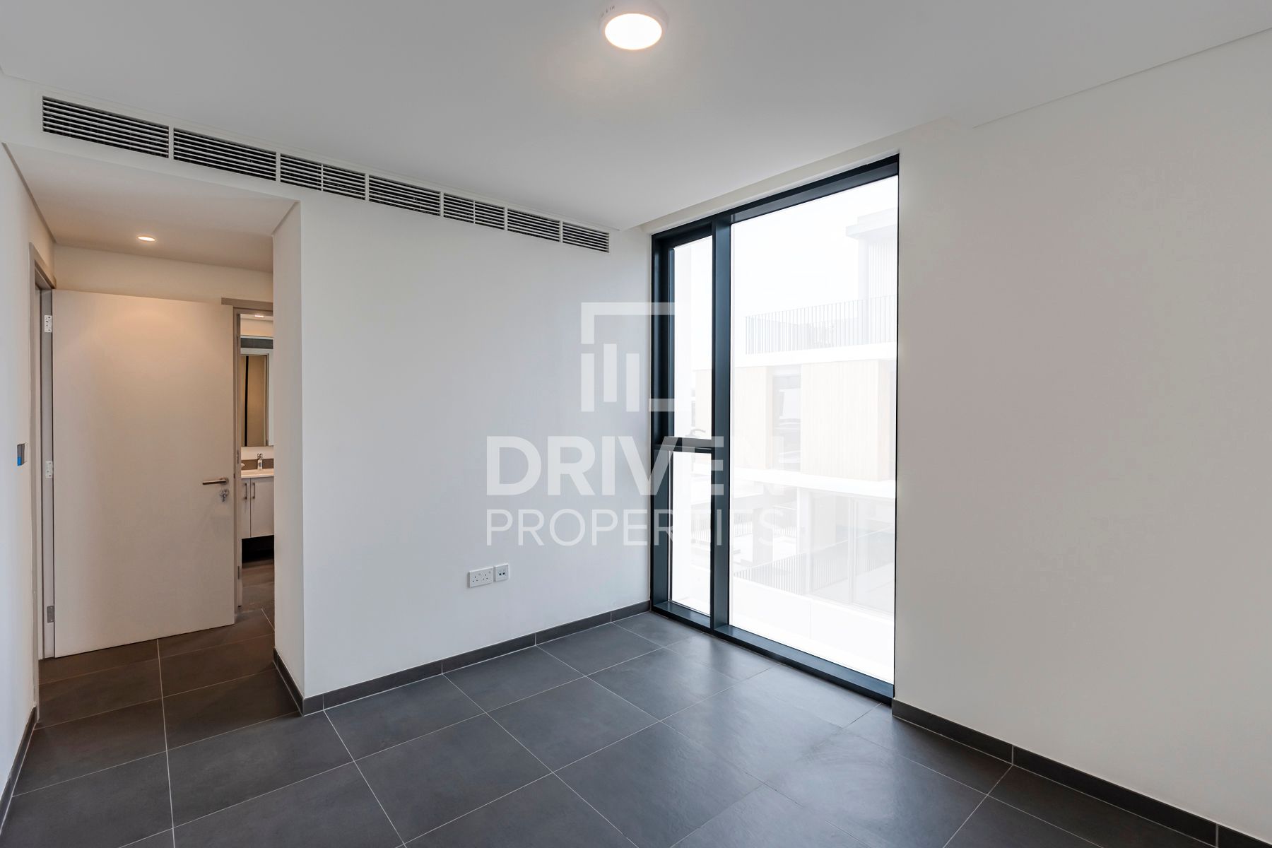 Close to Pool and Park | Ready to move in