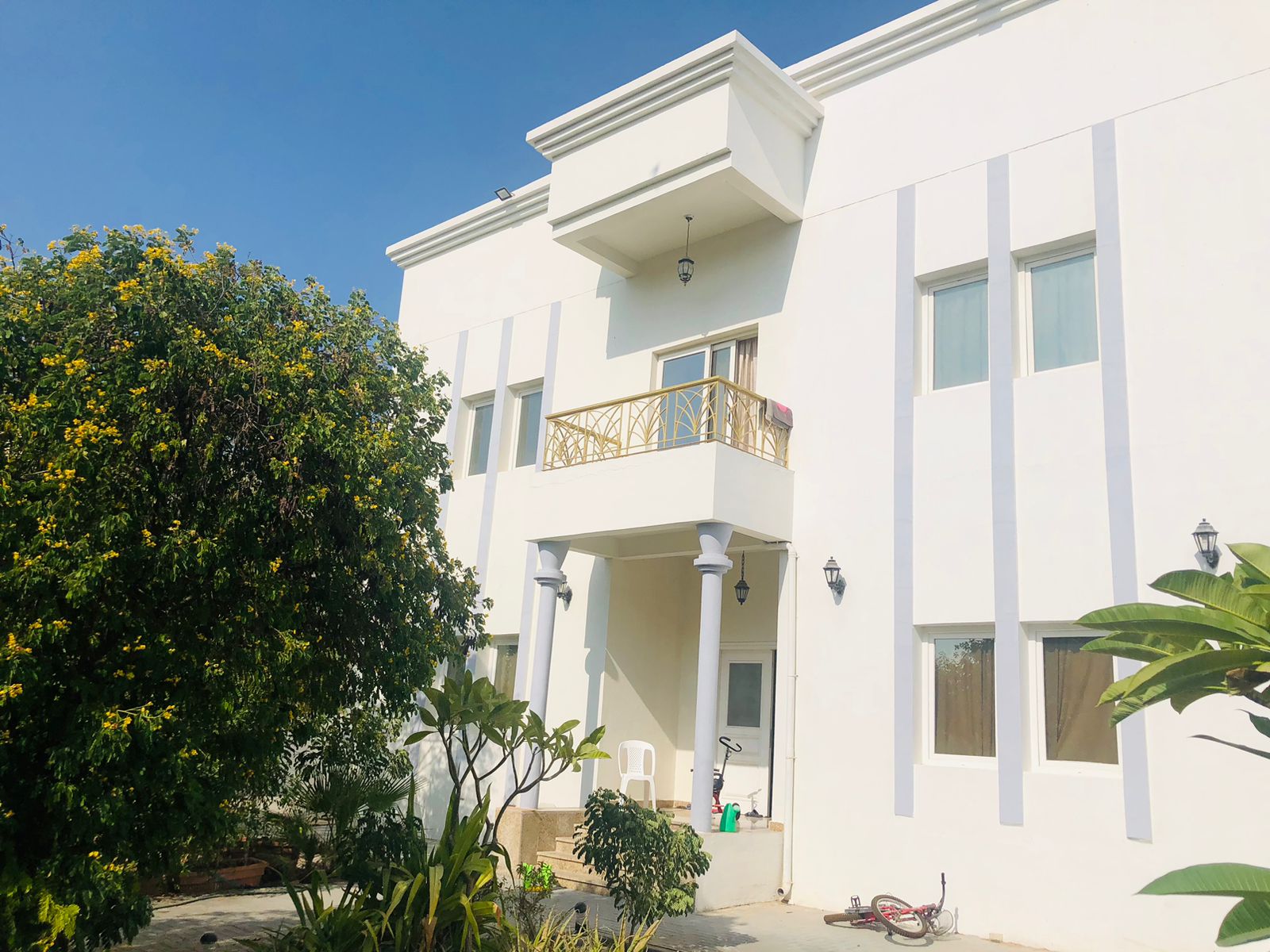 Luxury Villa for Rent in Al Jazzat – Prime Location & Great Price