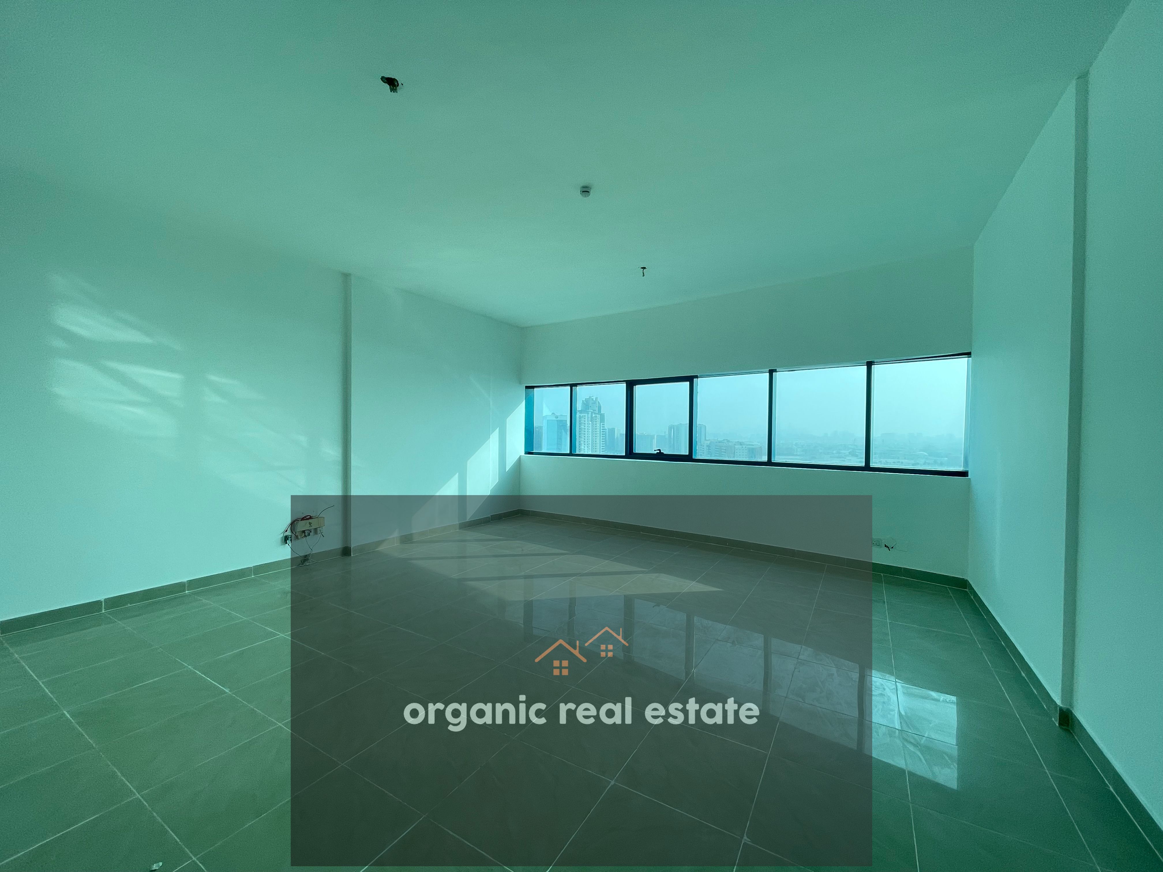 Huge 2bedroom with Maid room + parking + gym pool