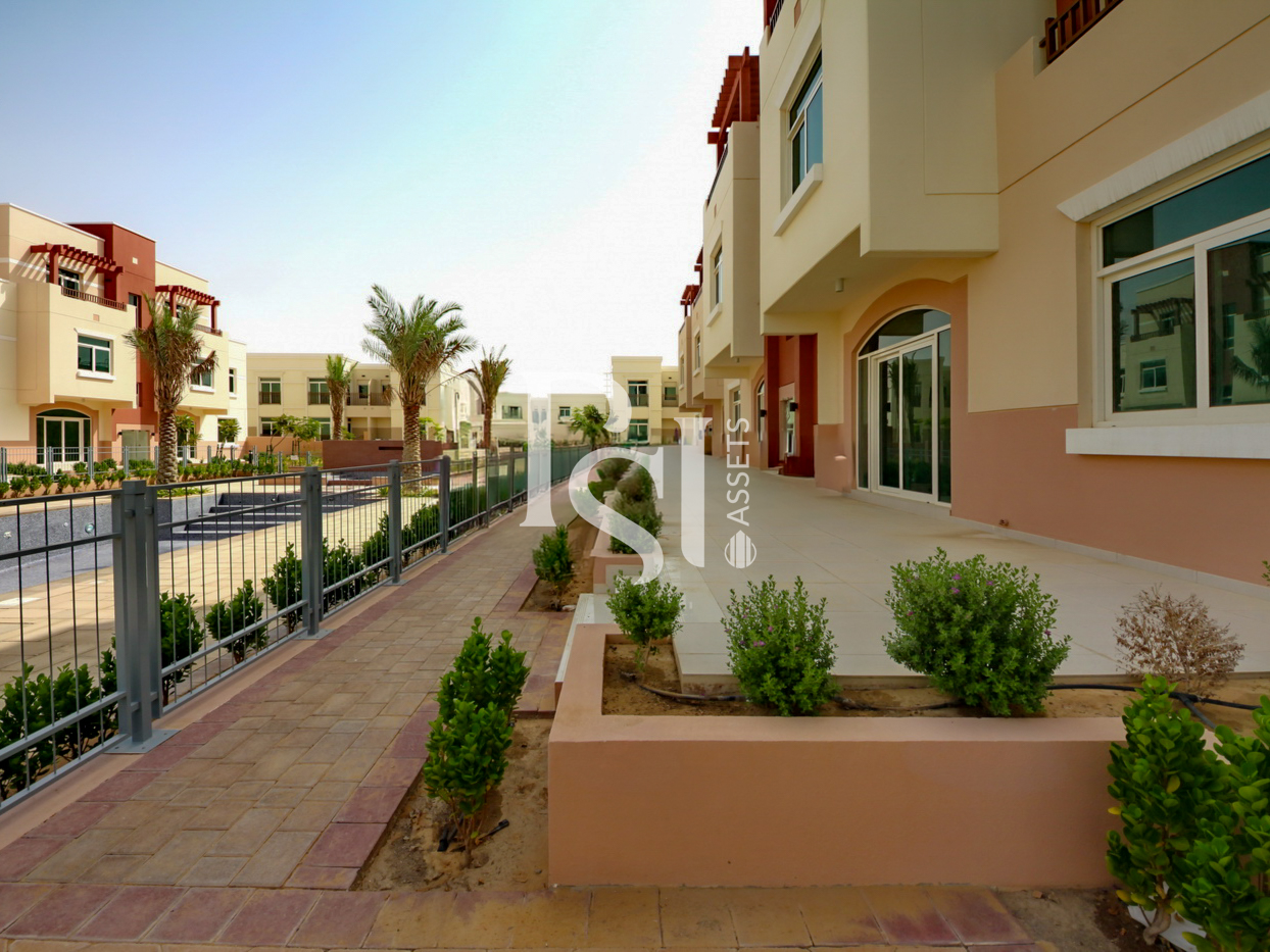 Balcony | Prime Location | Exclusive with Us