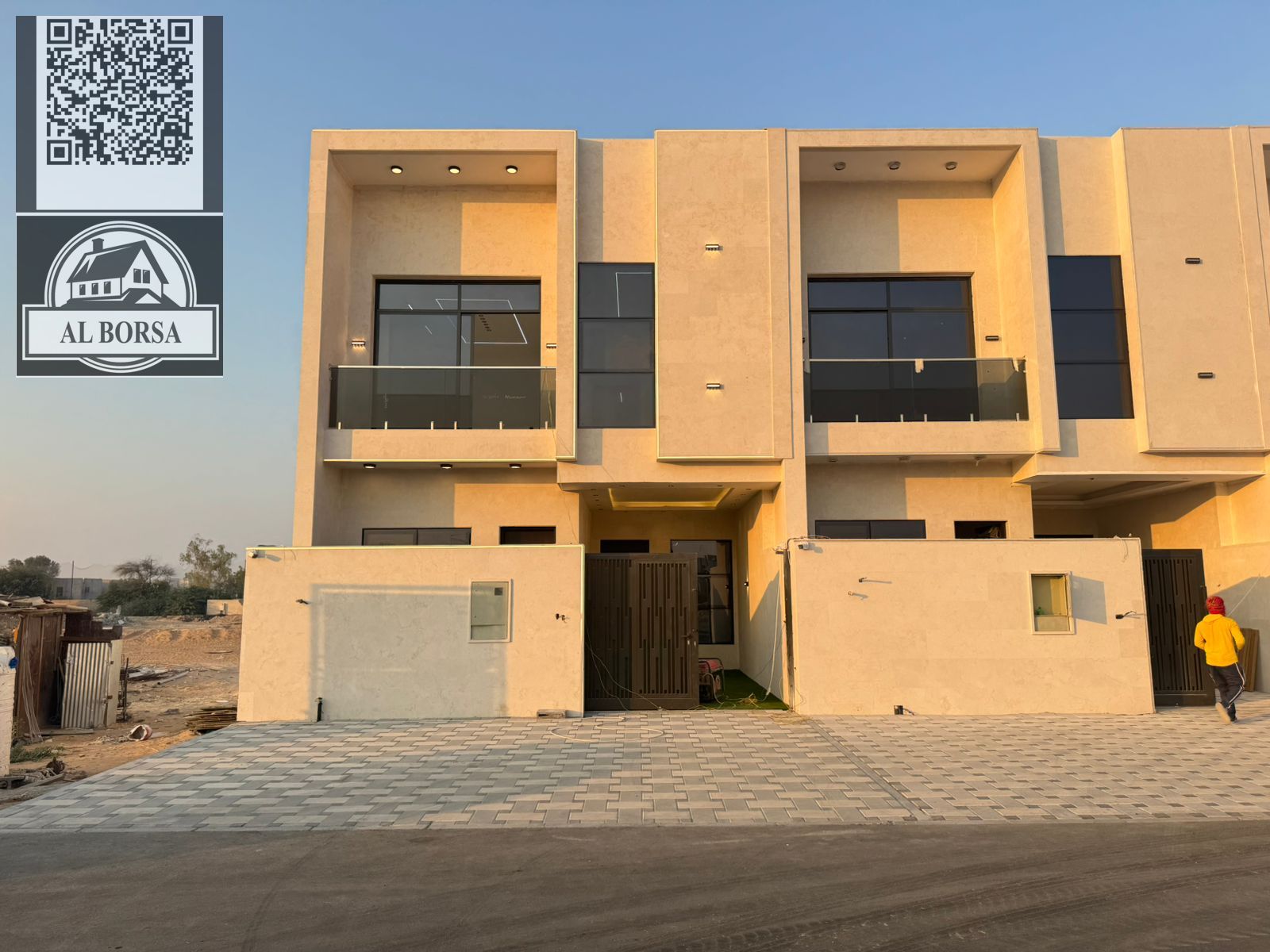 For SALE a villa in Al Helio 2 in Ajman, 4 master bedrooms, a majlis, a hall, a maid's room, and a store