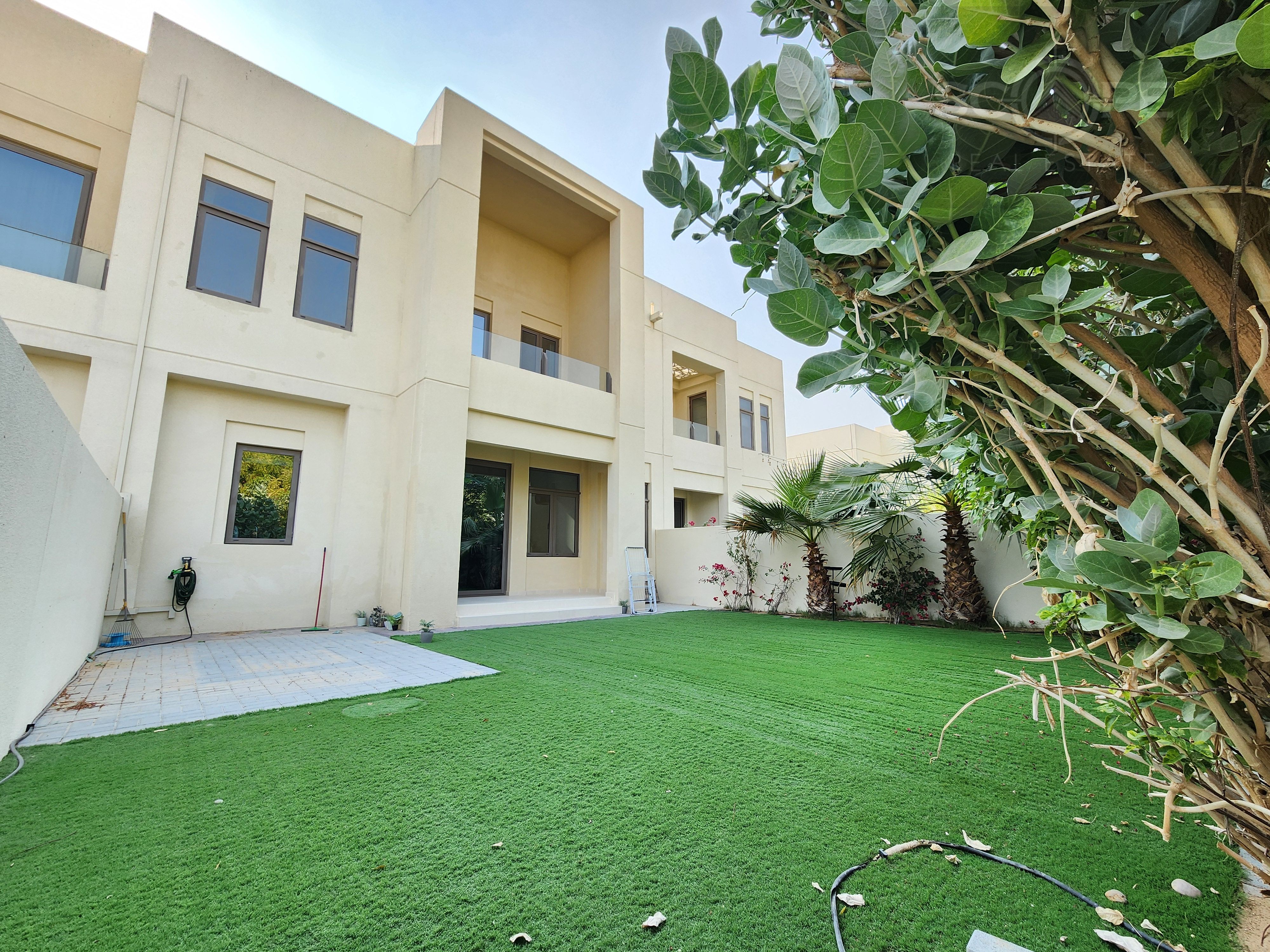 Outstanding 3 Bed+Maid, Type C, Sin Row,Mira Oasis