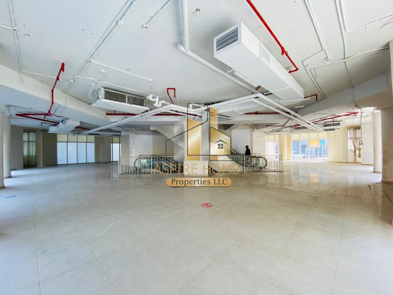 SPACIOUS SHOWROOM| B+MZ+GF| GREAT LOCATION