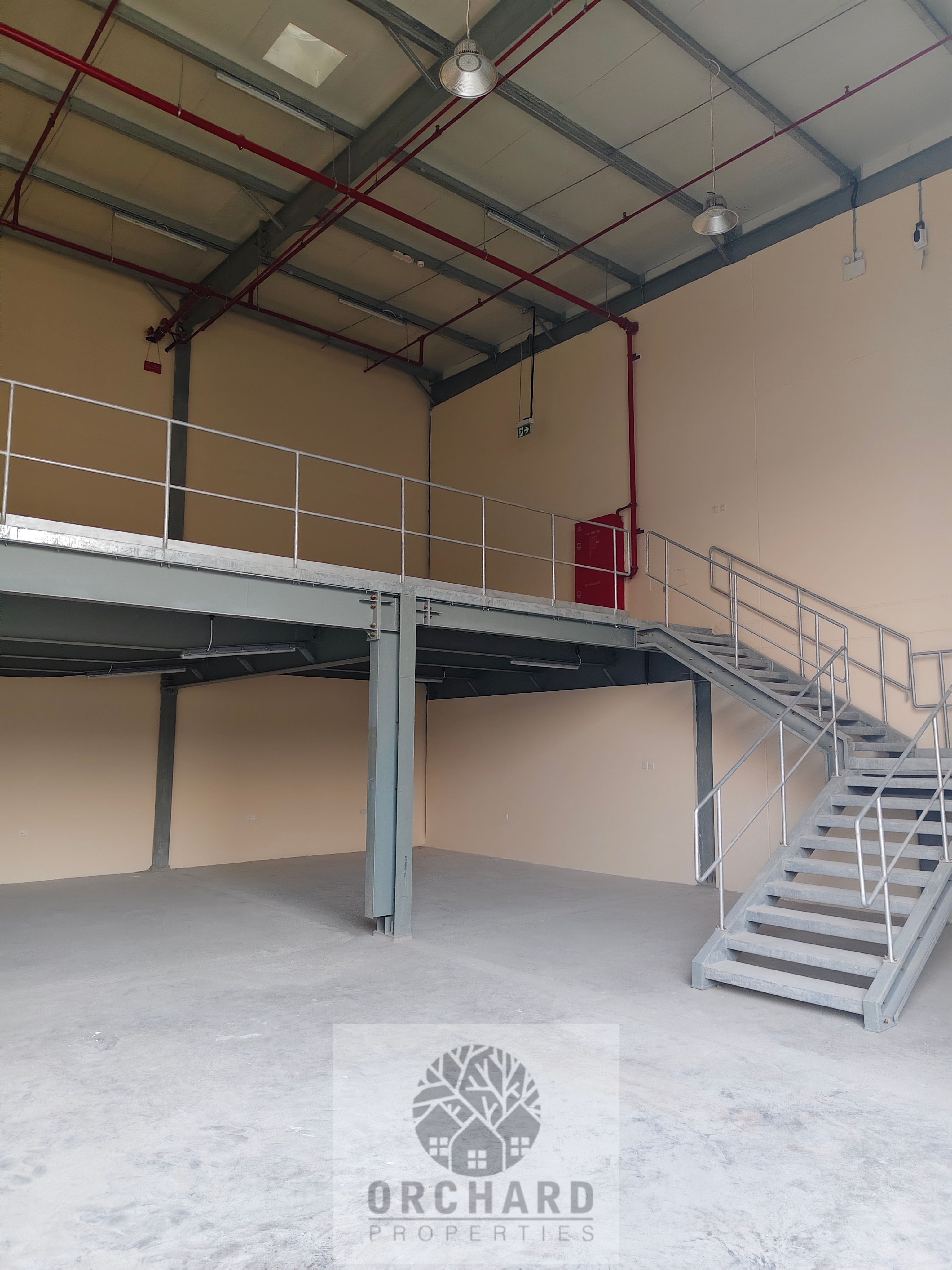 READY/ WONDERFUL / WAREHOUSE/ 2650 SQ FT / ONLY STOAGE/