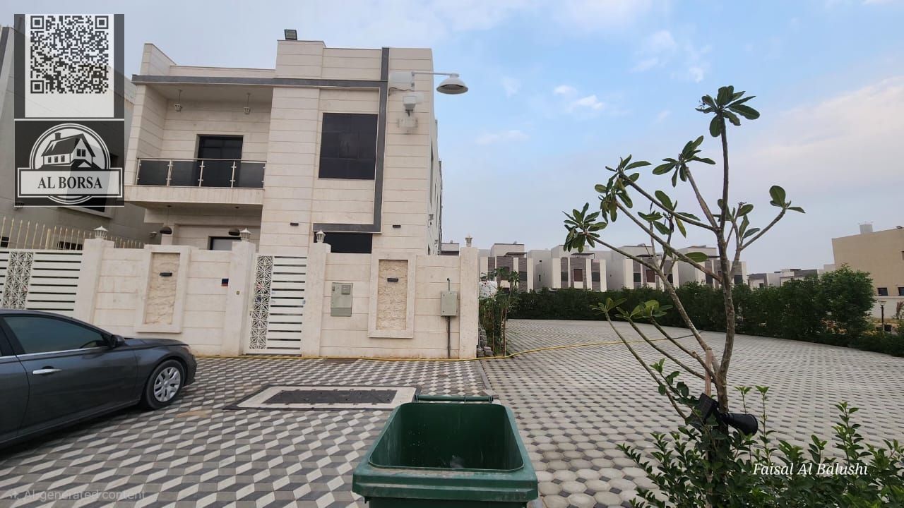 For rent in Al Yasmin, a commercial villa with 5 master bedrooms, a majlis, a living room, a kitchen, and a maid's room.