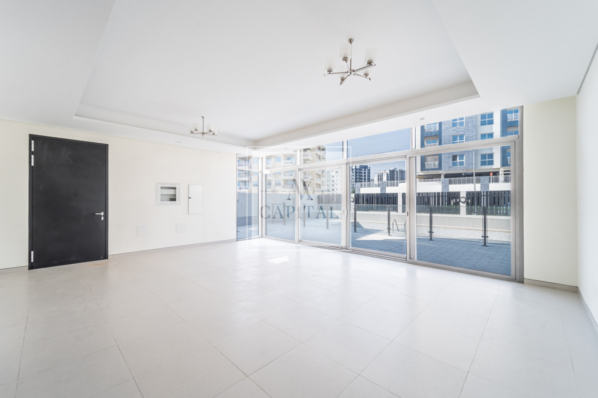 Corner Unit | Luxury Villa | 5 Bed and Maids Room