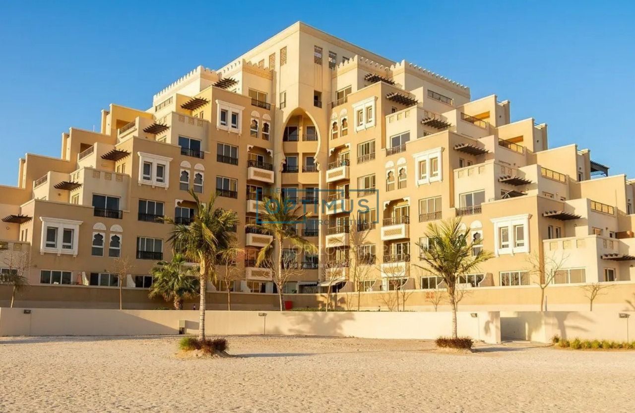 Spacious 1-Bedroom Apartment | Sea View