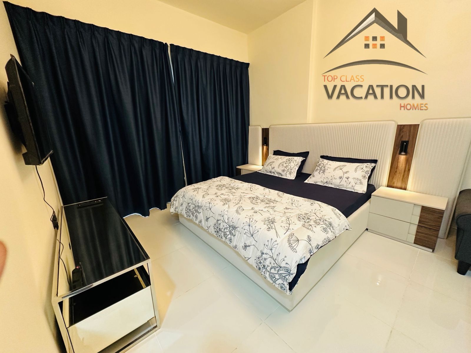 *GYM*POOL*PARKING @LUXURY FURNISHED **STUDIO ** FULL FAMILY BUILDING
