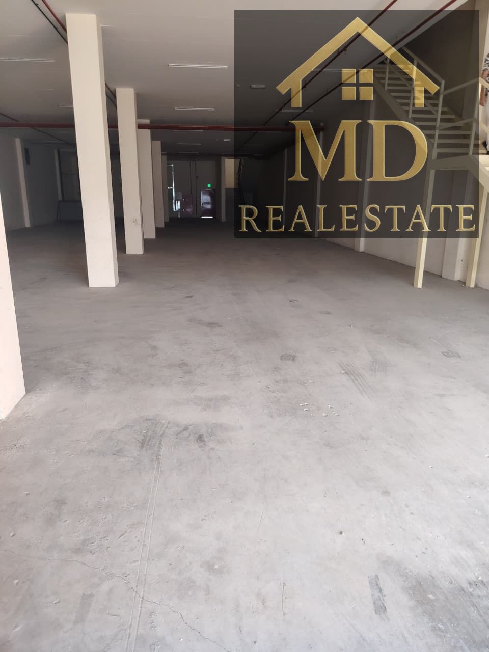 Mezzanine warehouse for annual rent, suitable for all commercial and industrial activities. Lowest price per square foot in Umm Al Quwain.