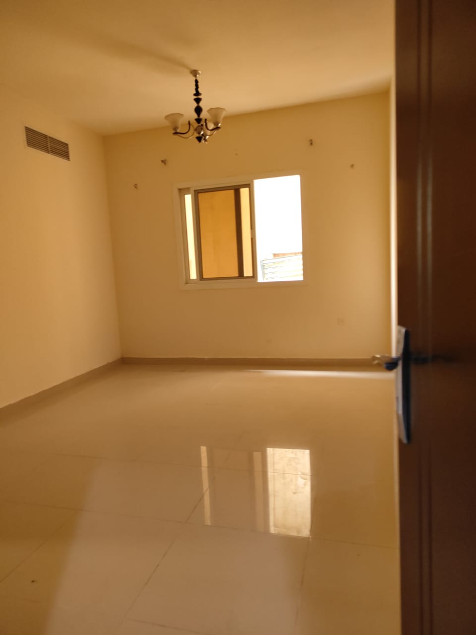 One bedroom and living room | Second tenant | Central air conditioning, central gas | Balcony