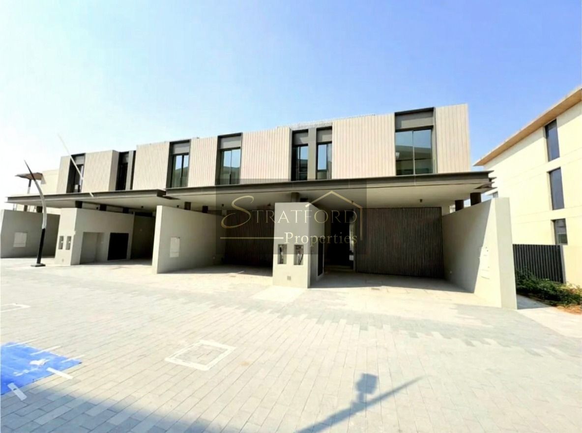 Spacious 3BR Corner TH | Large Plot | Brand New