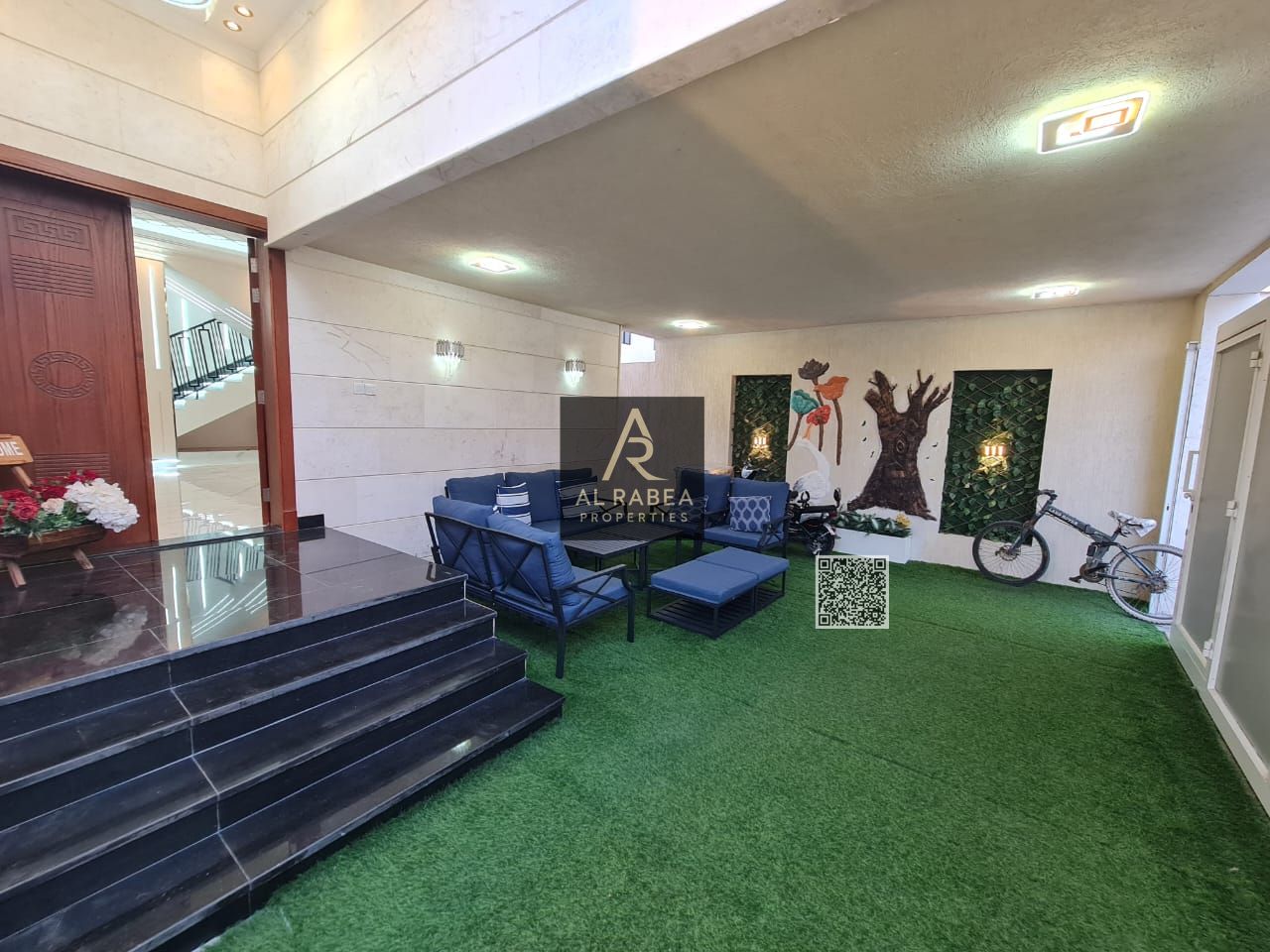 Villa for rent in Al Yasmin, ground floor, first floor, and roof. 6 master bedrooms, living room, majlis, and maid's room. Asking price: 130,000 (nego