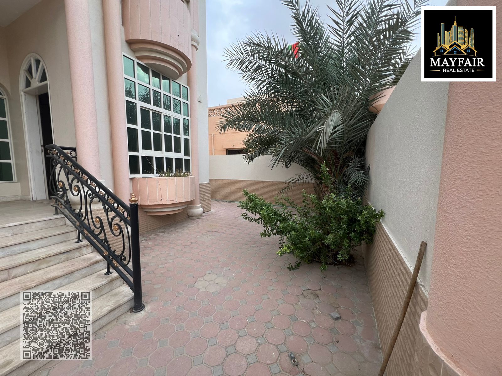 Villa for rent with an area of 5000 sq ft, covered parking inside and outside the villa at a special price