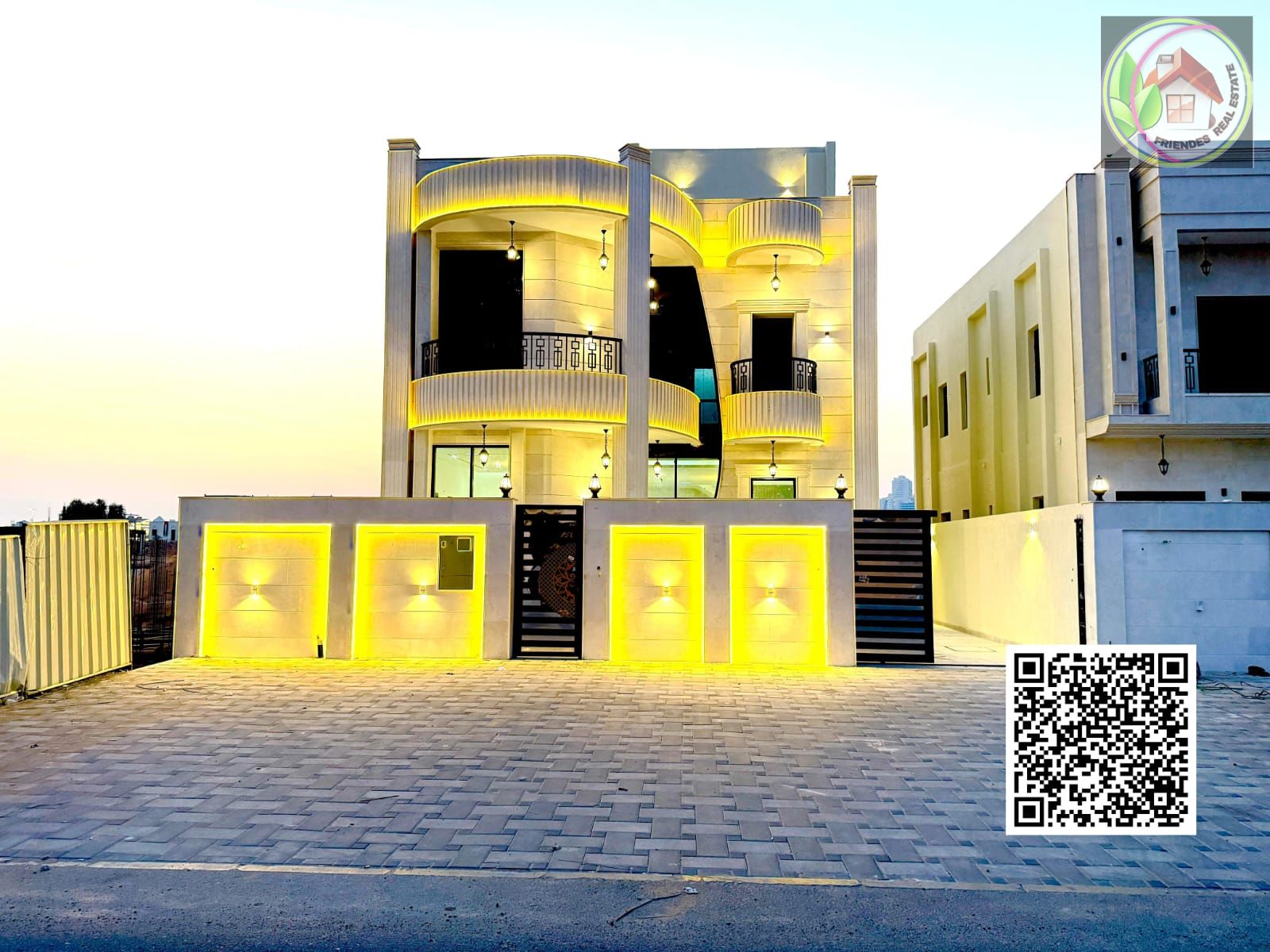 Luxury villa for sale in a prime location – spacious and elegantly designed.