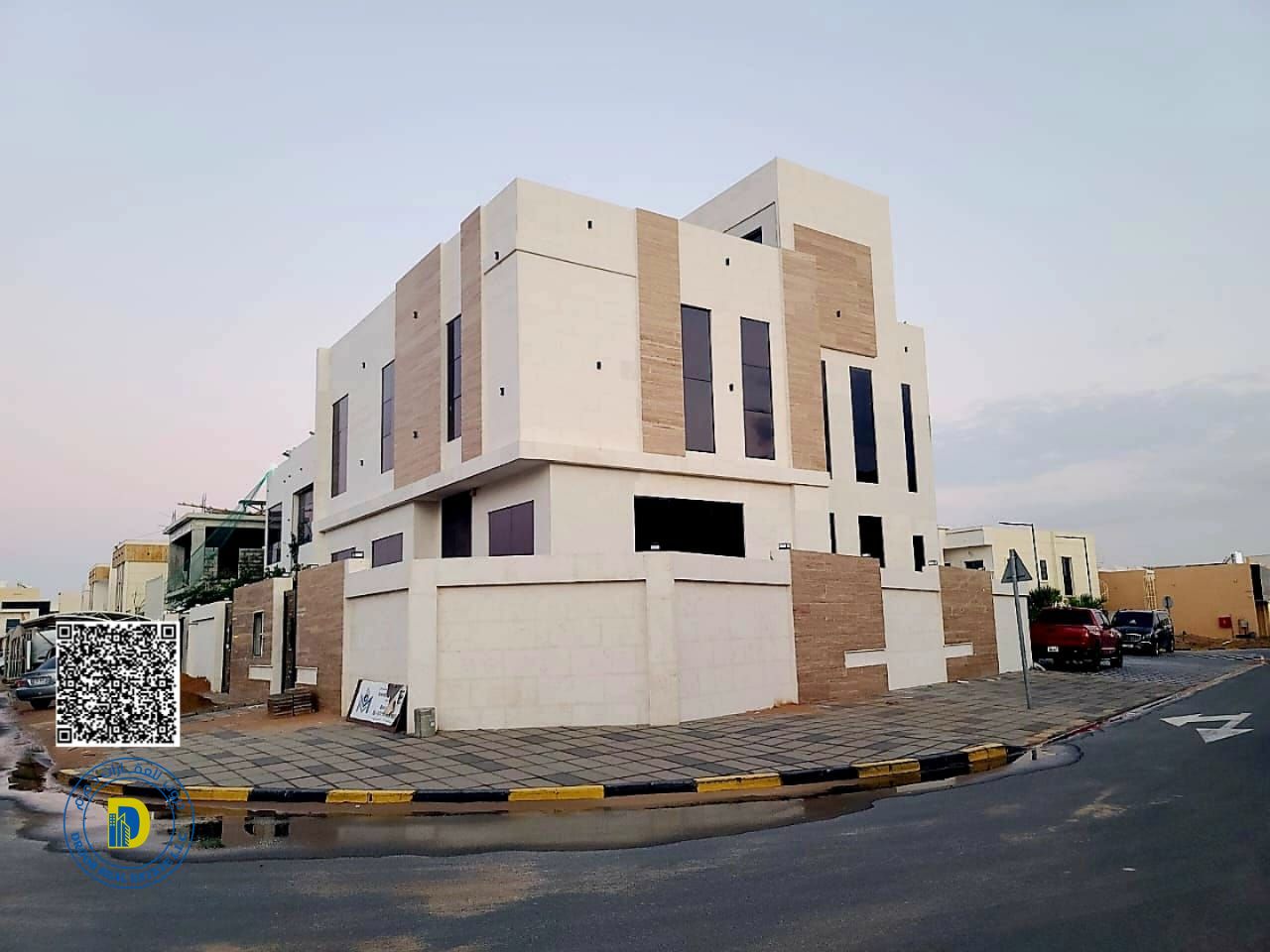 Luxury corner villa Al Zahiyah. Prime location with a wide frontage and elegant entrance. 3 floors with swimming pool, gym, and roof terrace.