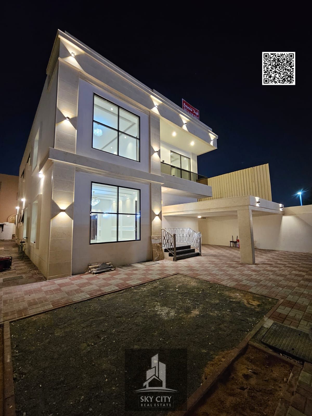 Seize this exceptional opportunity to own a luxurious villa with an elegant architectural design at an attractive price, including air conditioning.
